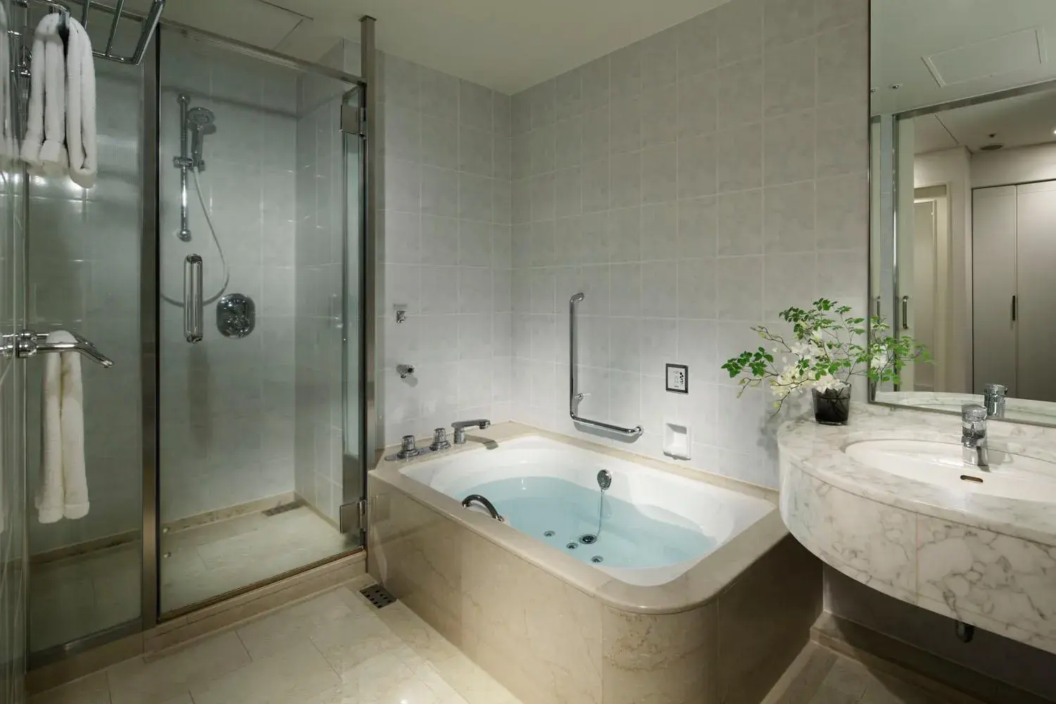 Deluxe Twin Room (Non-Smoking)+ Sauna Access - single occupancy in The Prince Sakura Tower Tokyo, Autograph Collection Deluxe Twin Room (Non-Smoking)+ Sauna Access - single occupancy in The Prince Sakura Tower Tokyo, Autograph Collection