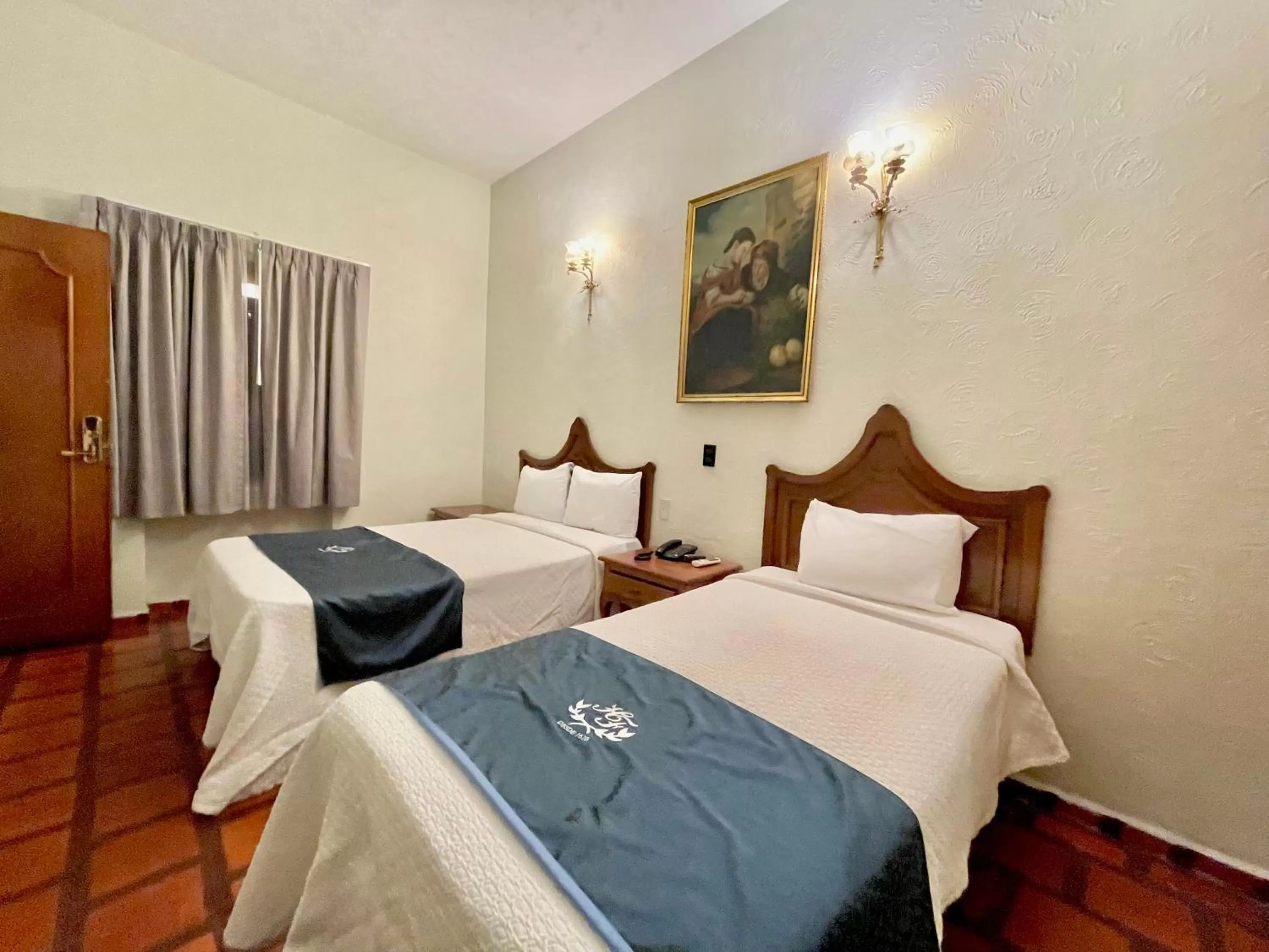 Photo of the whole room, Bed in Hotel Frances