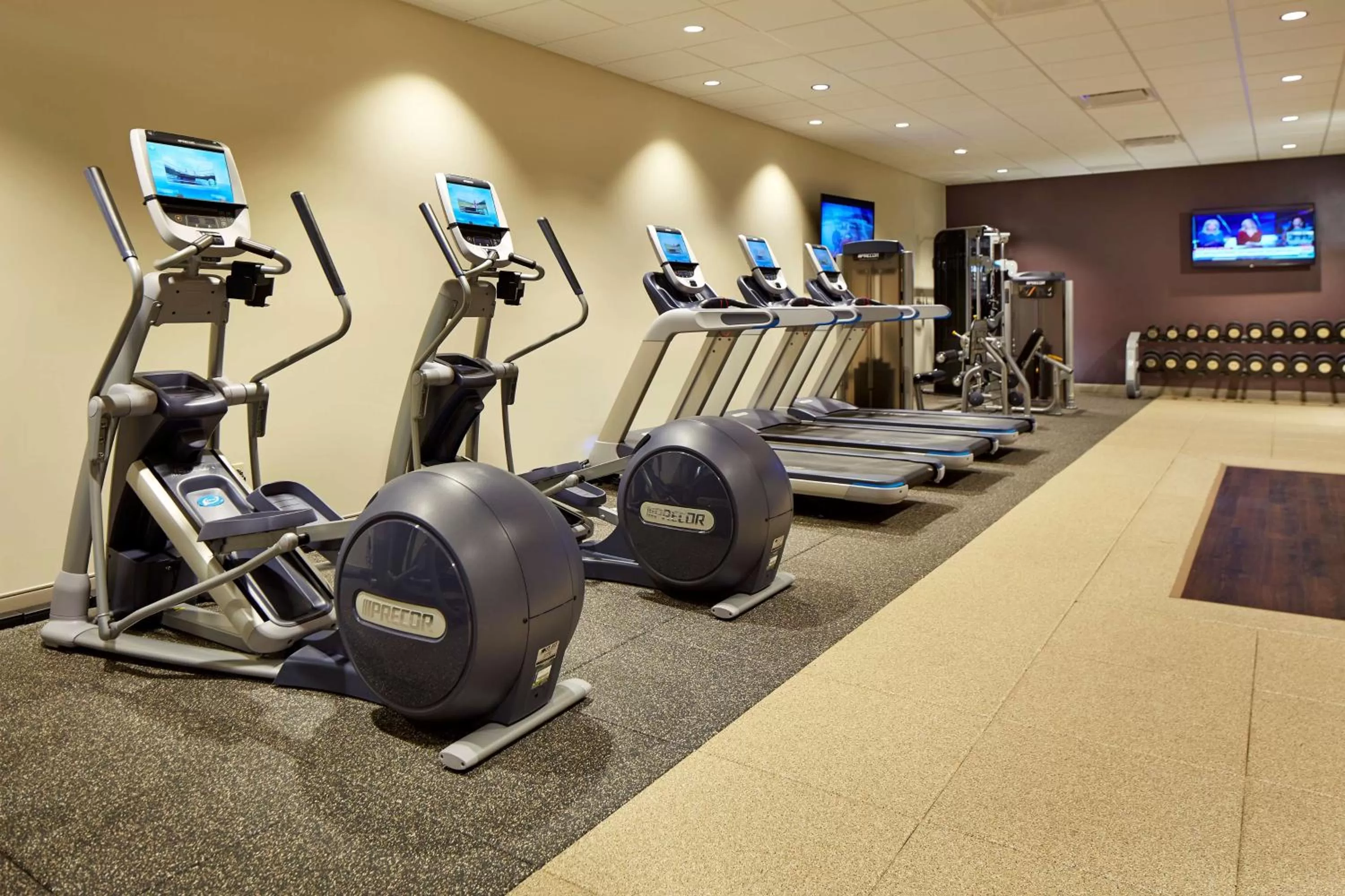 Fitness centre/facilities in Hilton Long Beach Hotel