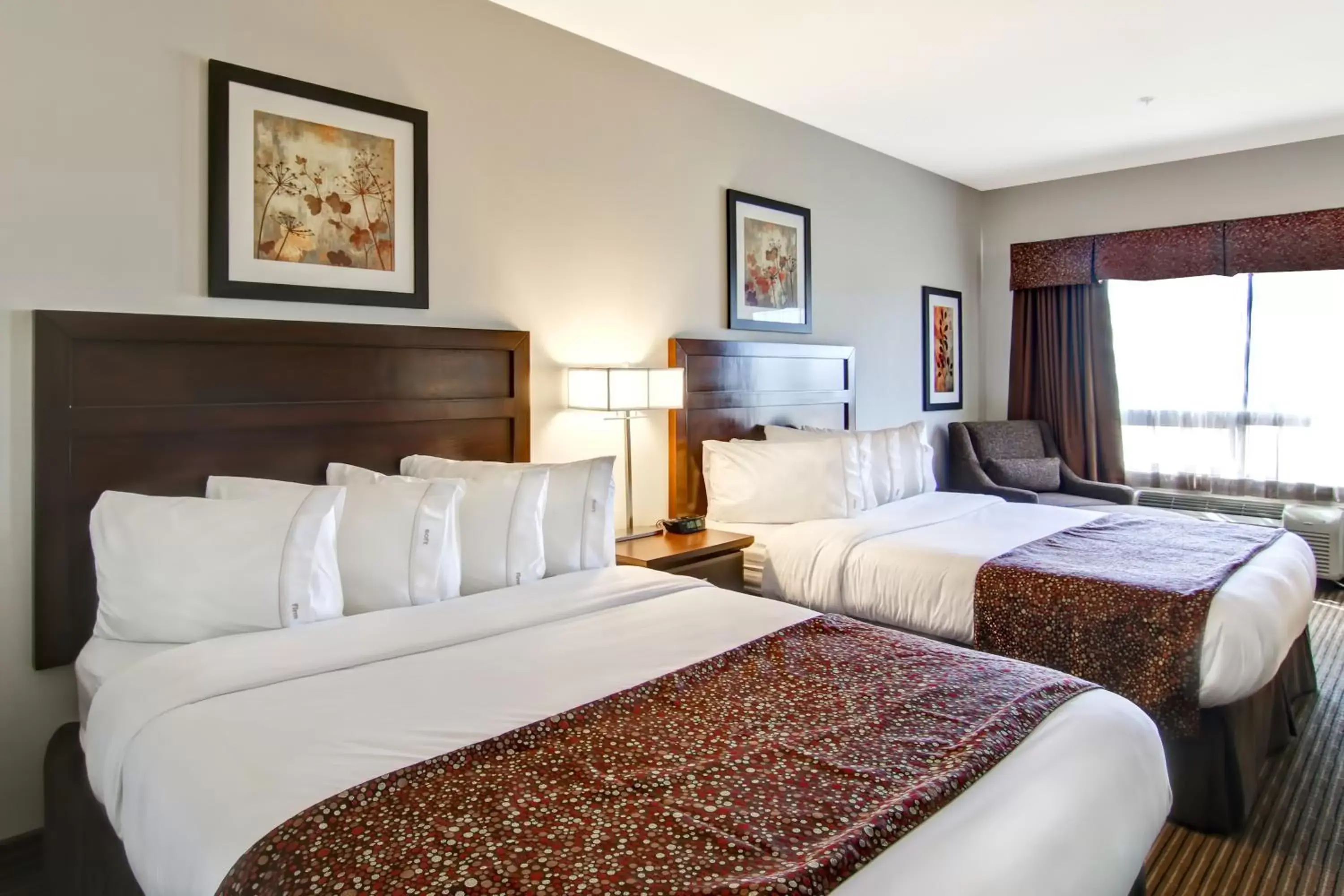 Standard Queen Room with Two Queen Beds in Canalta Hotel Tisdale Standard Queen Room with Two Queen Beds in Canalta Hotel Tisdale