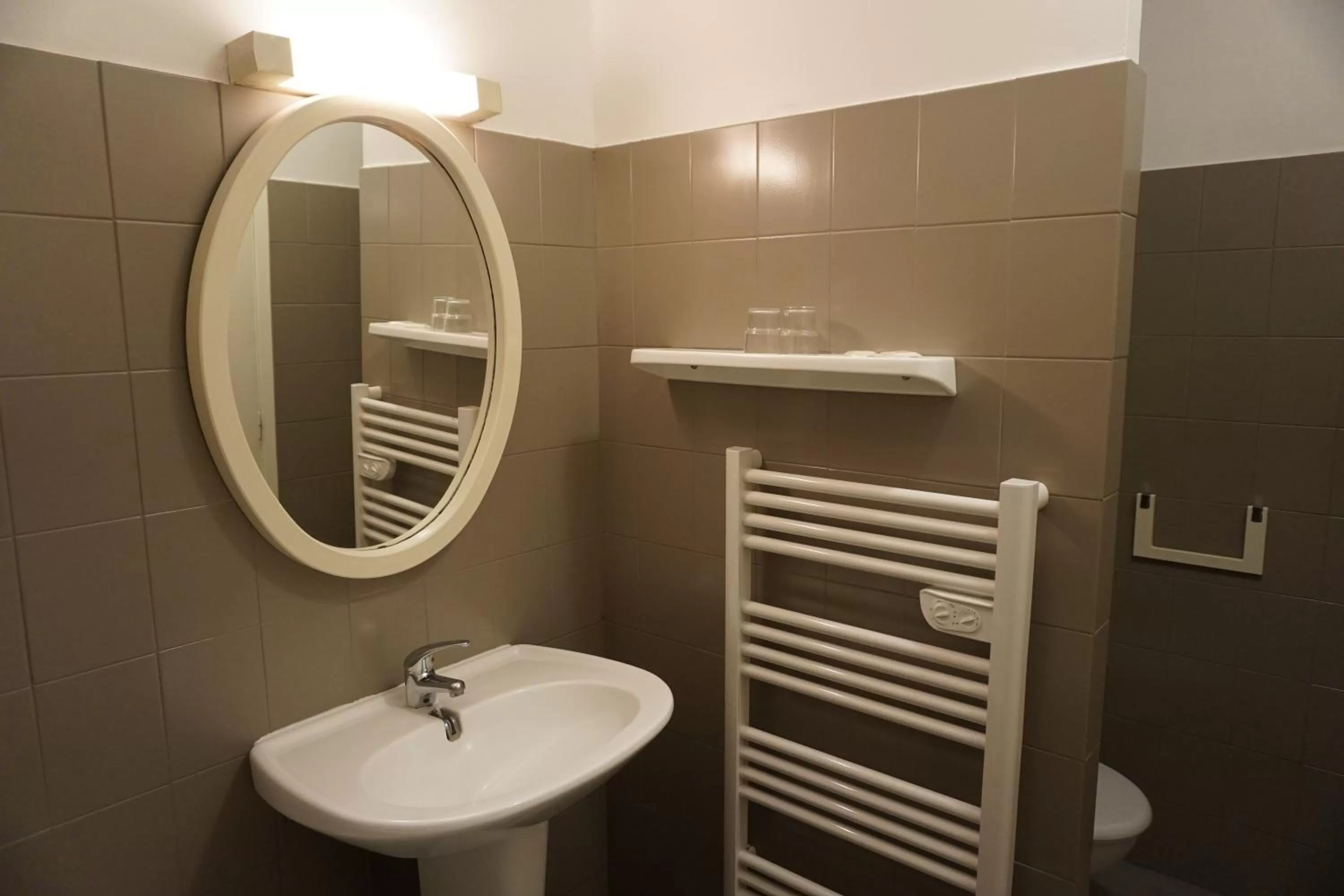 Bathroom in Le Neoulous