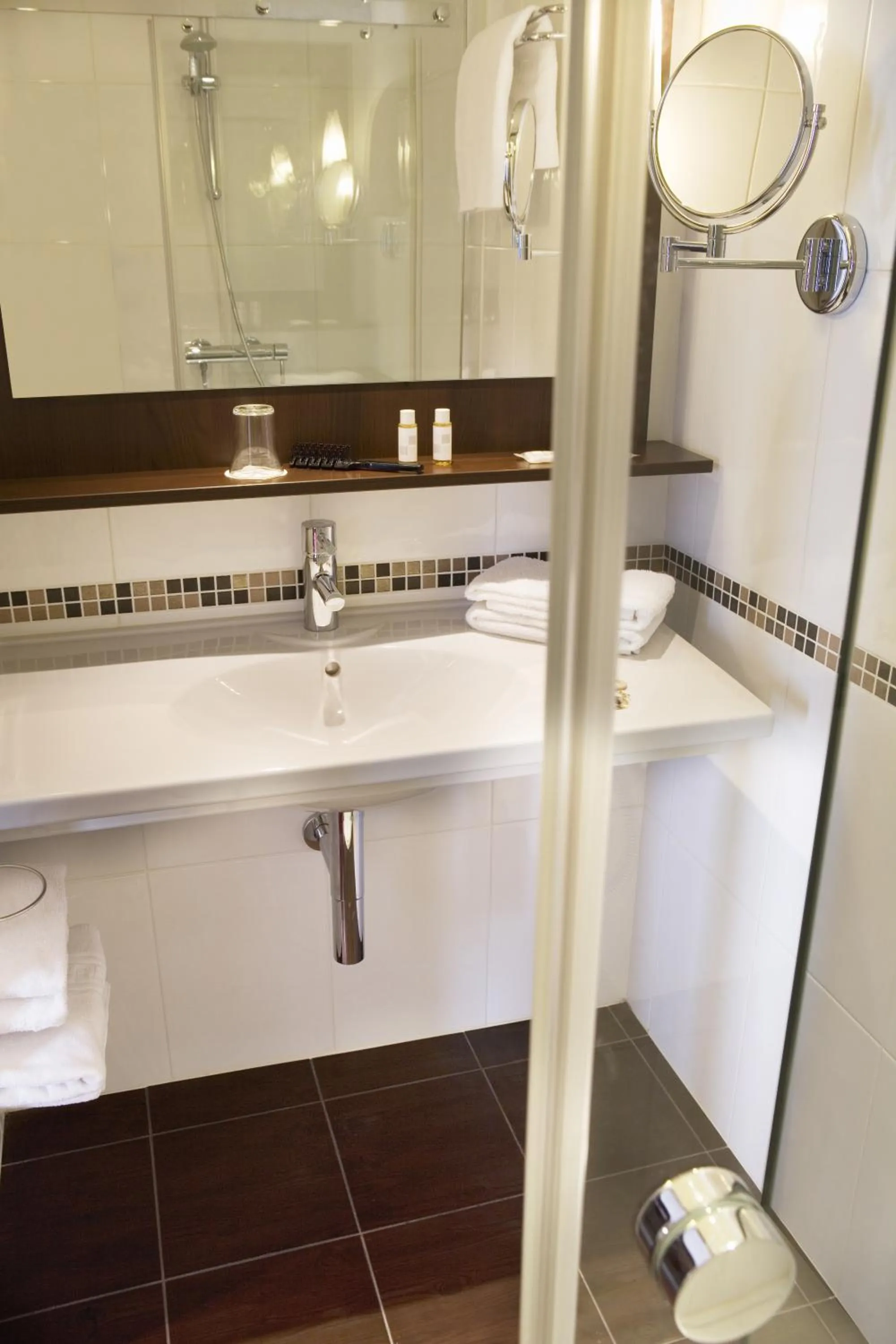 Bathroom in Acropole