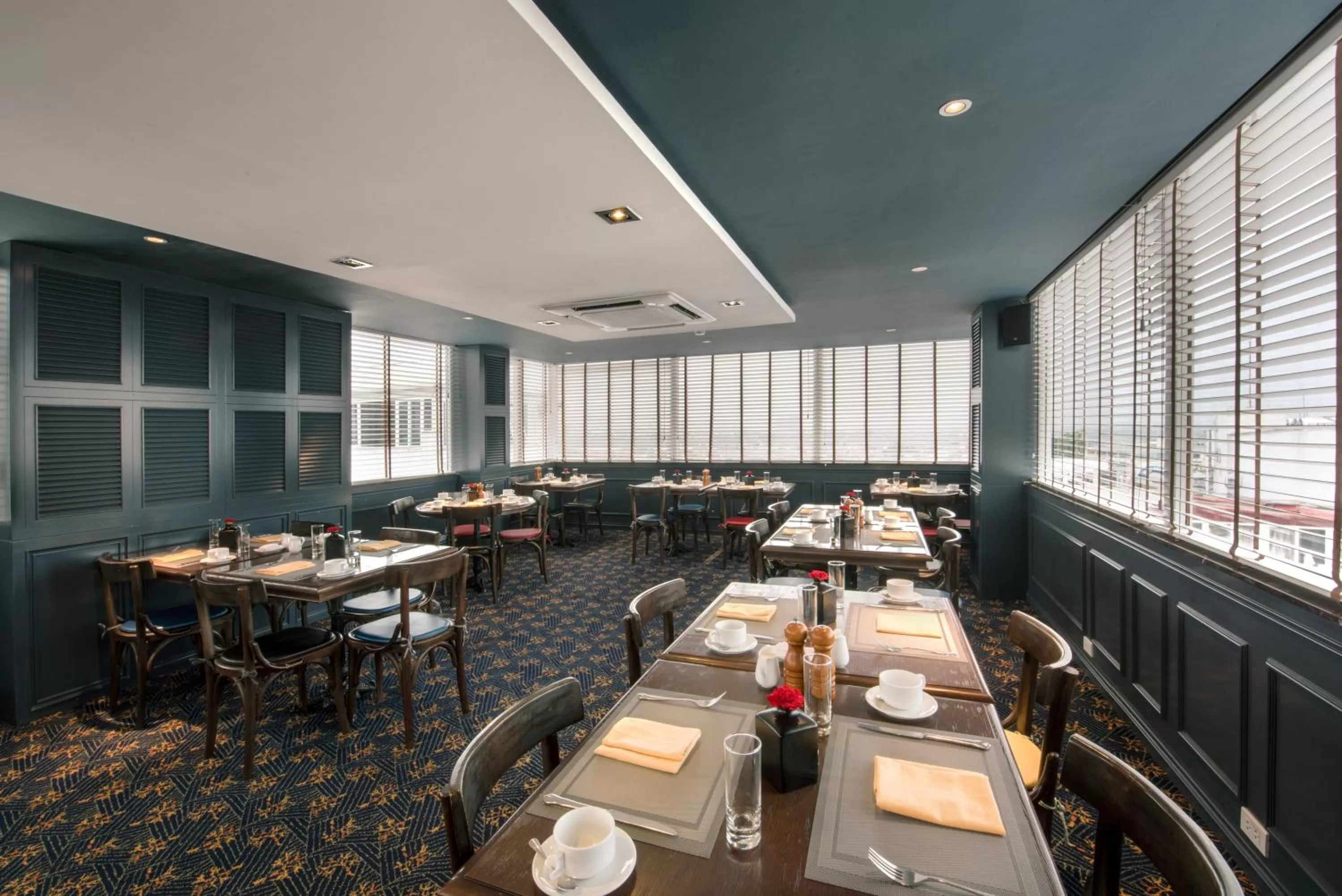 Restaurant/places to eat in La Nueva Boutique Hotel Hanoi & Spa