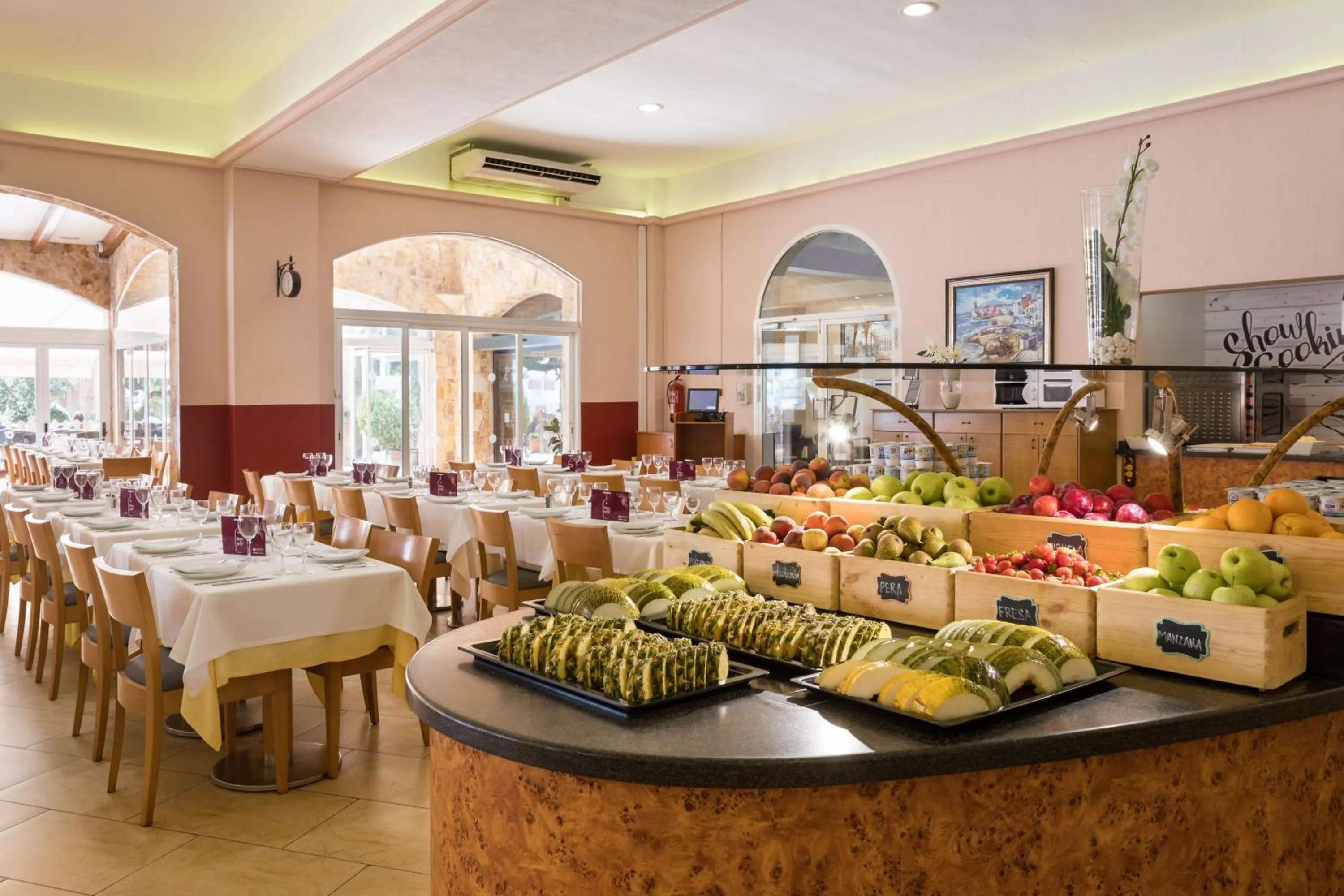 Restaurant/places to eat in htop Caleta Palace #htopBliss