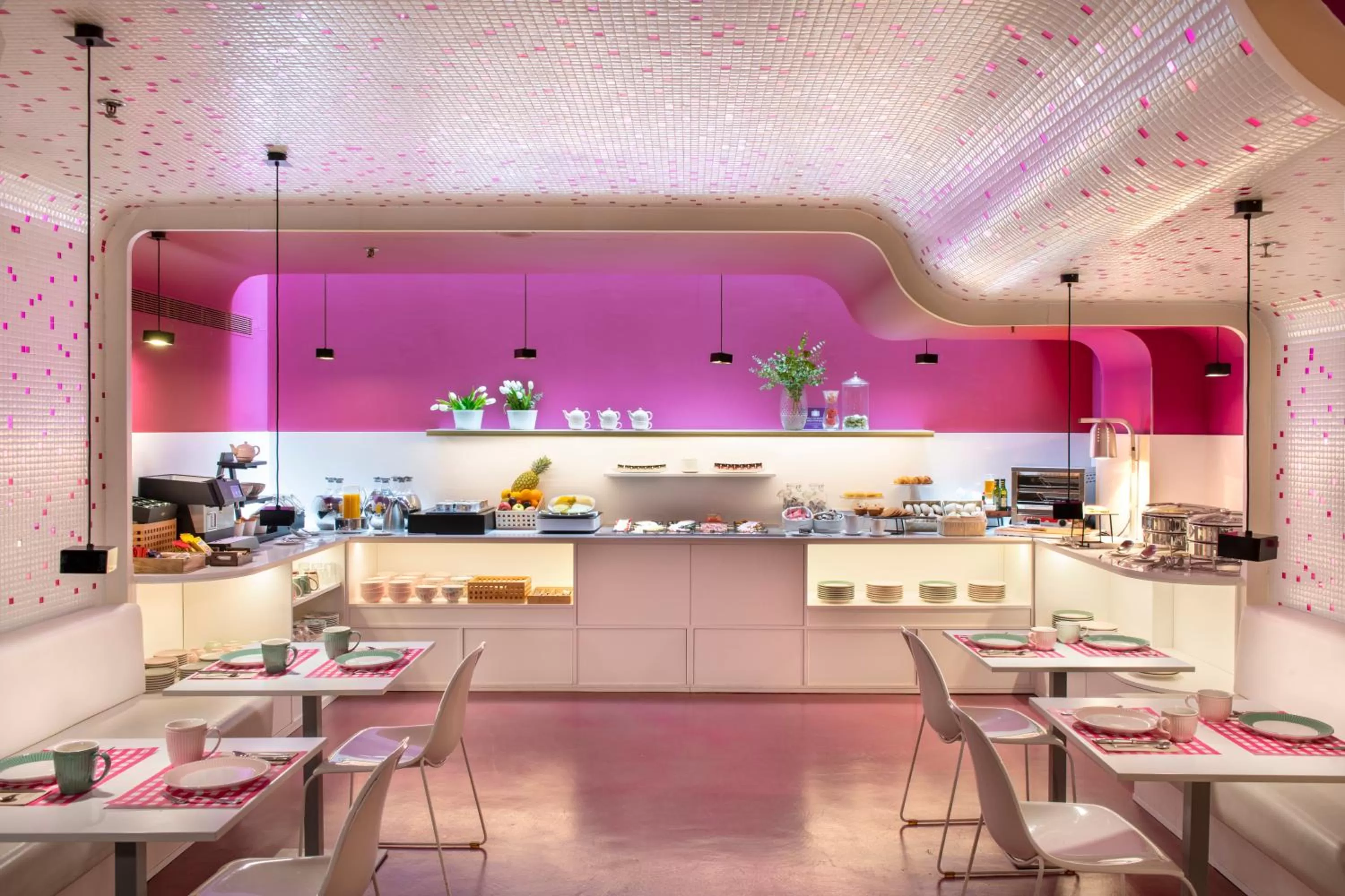 Food and drinks in Allegro Barcelona