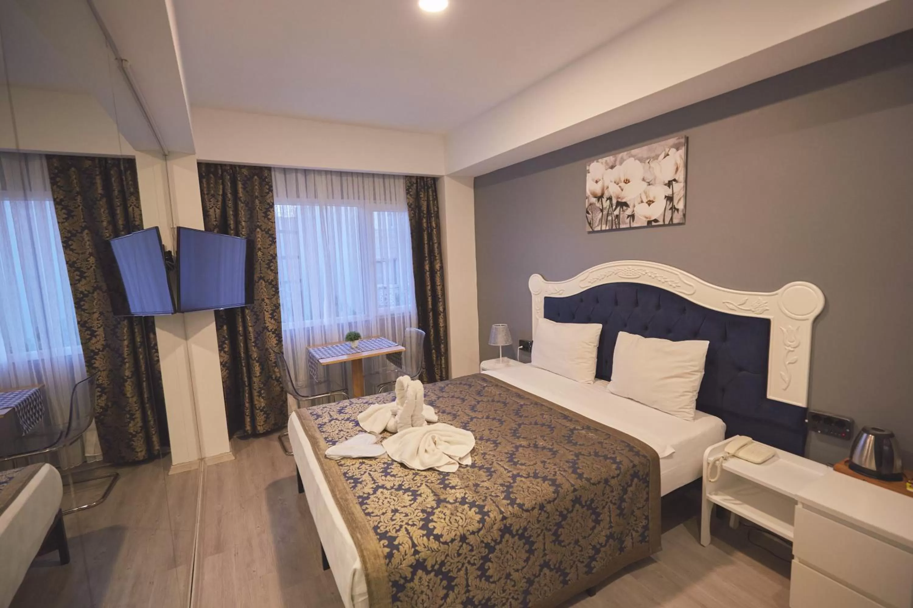 Photo of the whole room, Bed in Albatros Hagia Sophia Hotel