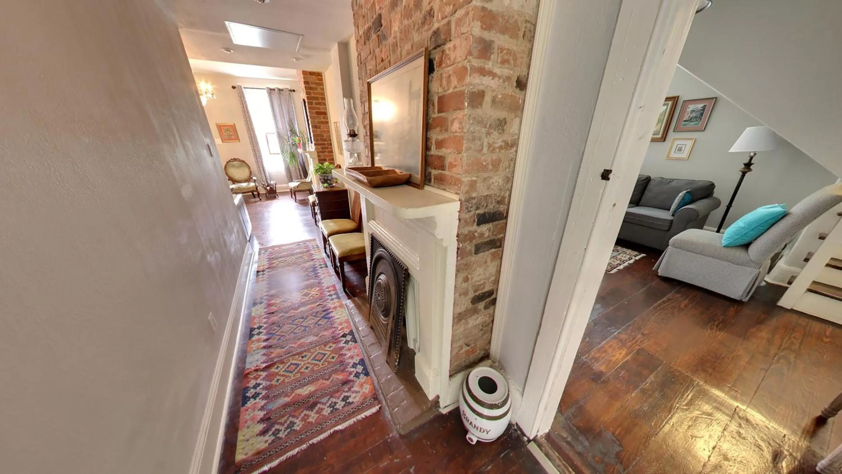 Communal lounge/ TV room in Balcony Guest House