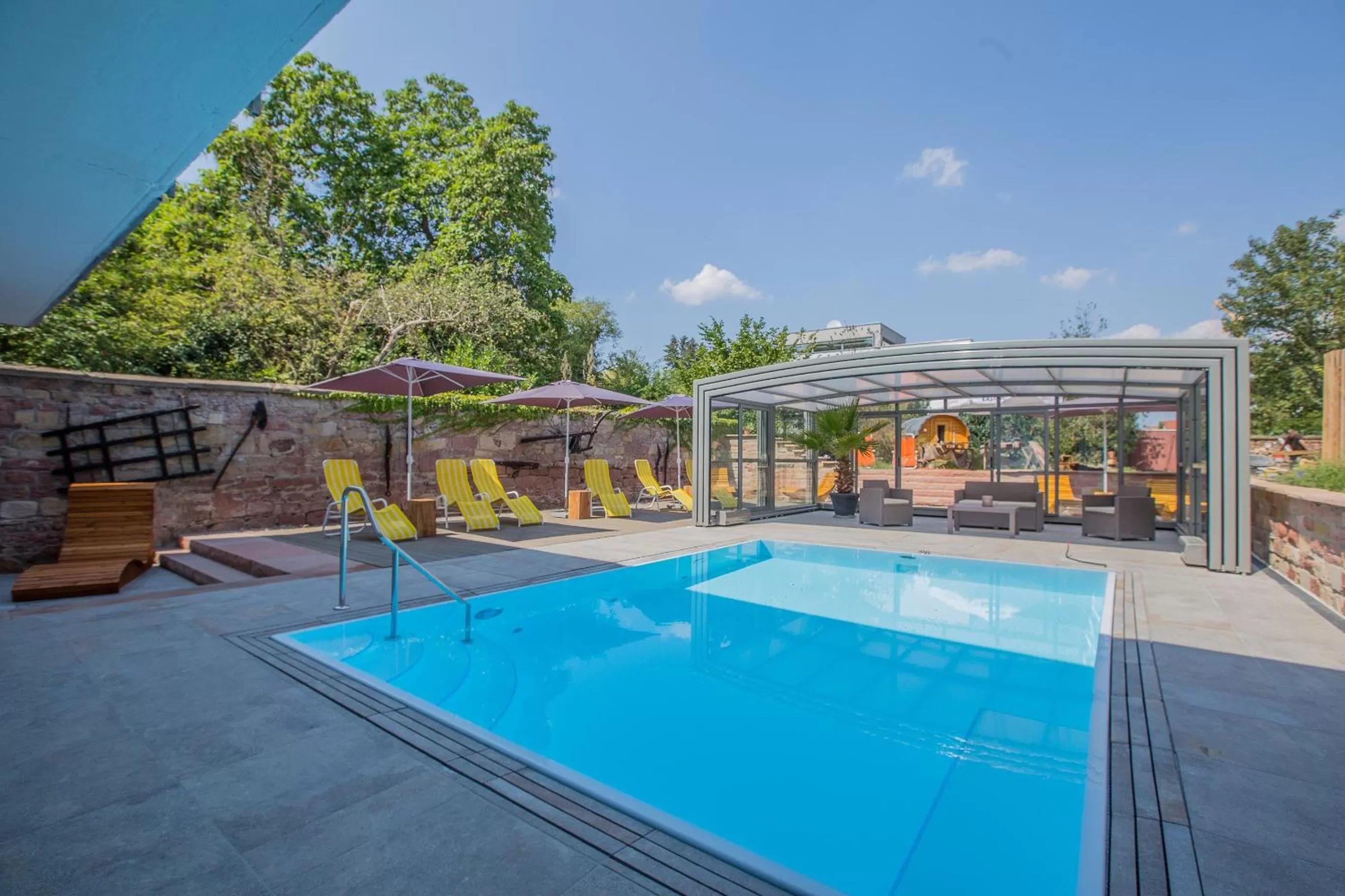 Swimming pool in Hotel zur Pfalz