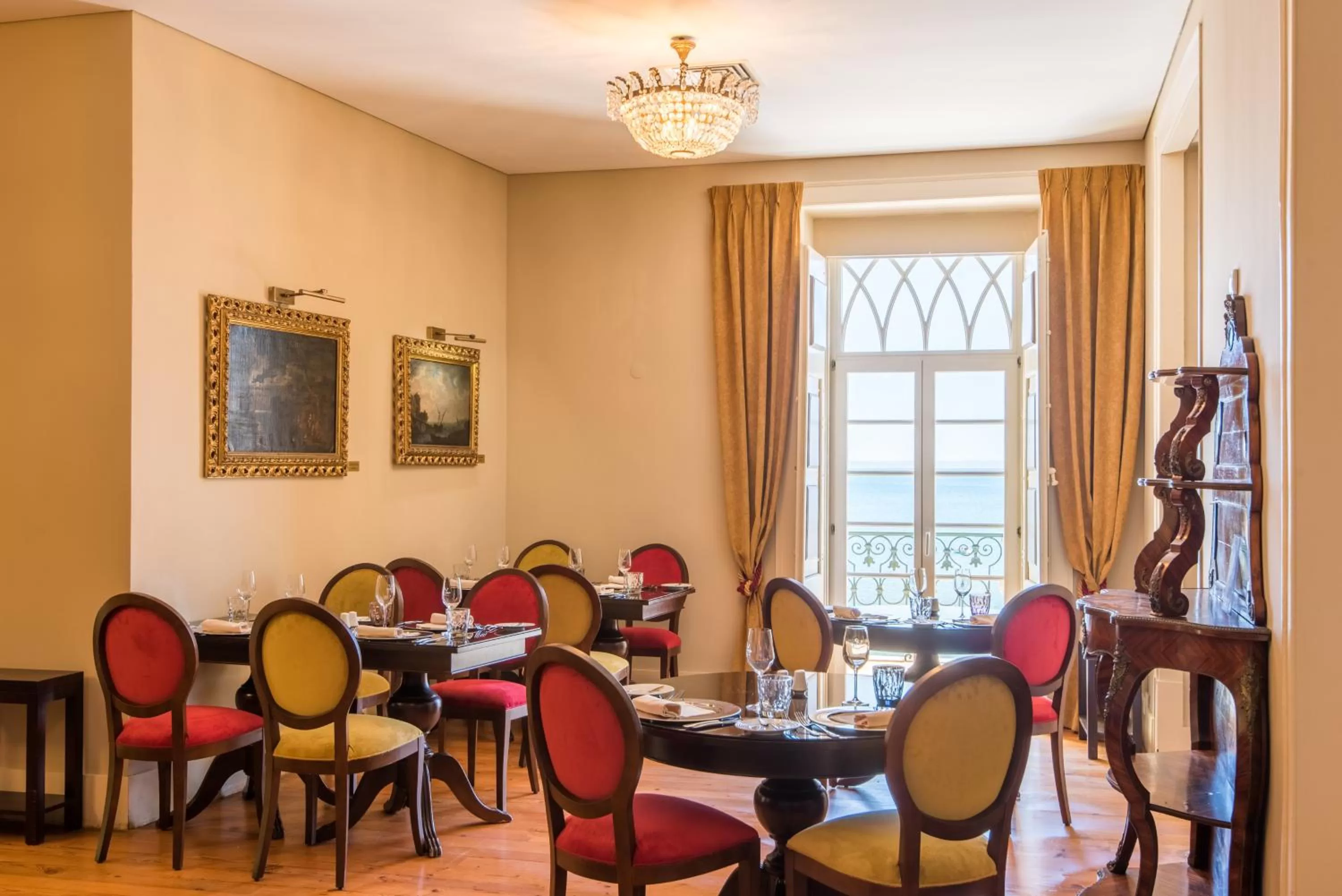 Restaurant/places to eat in Vila Gale Collection Palácio dos Arcos