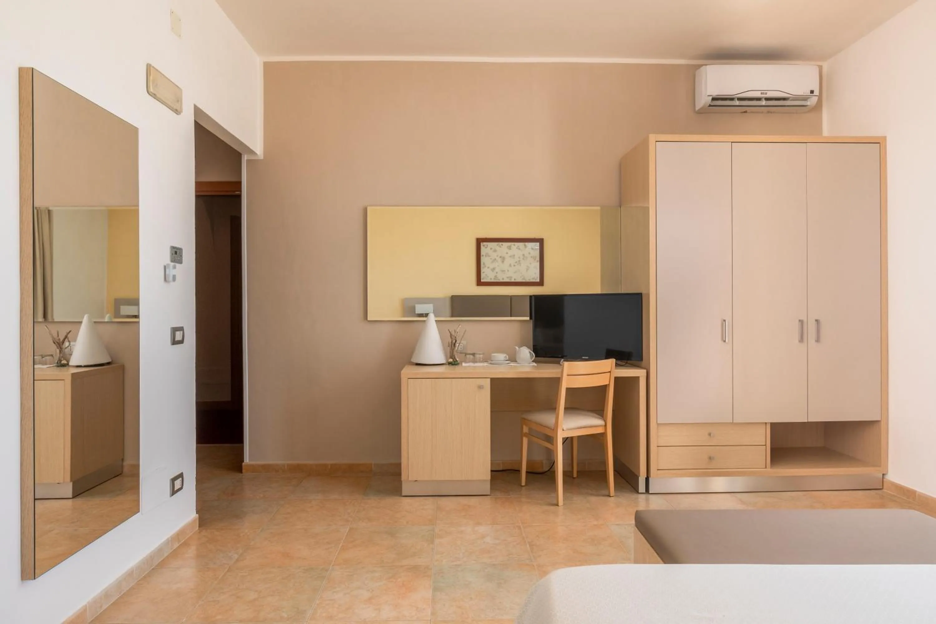 Bedroom in Hotel Degli Aranci