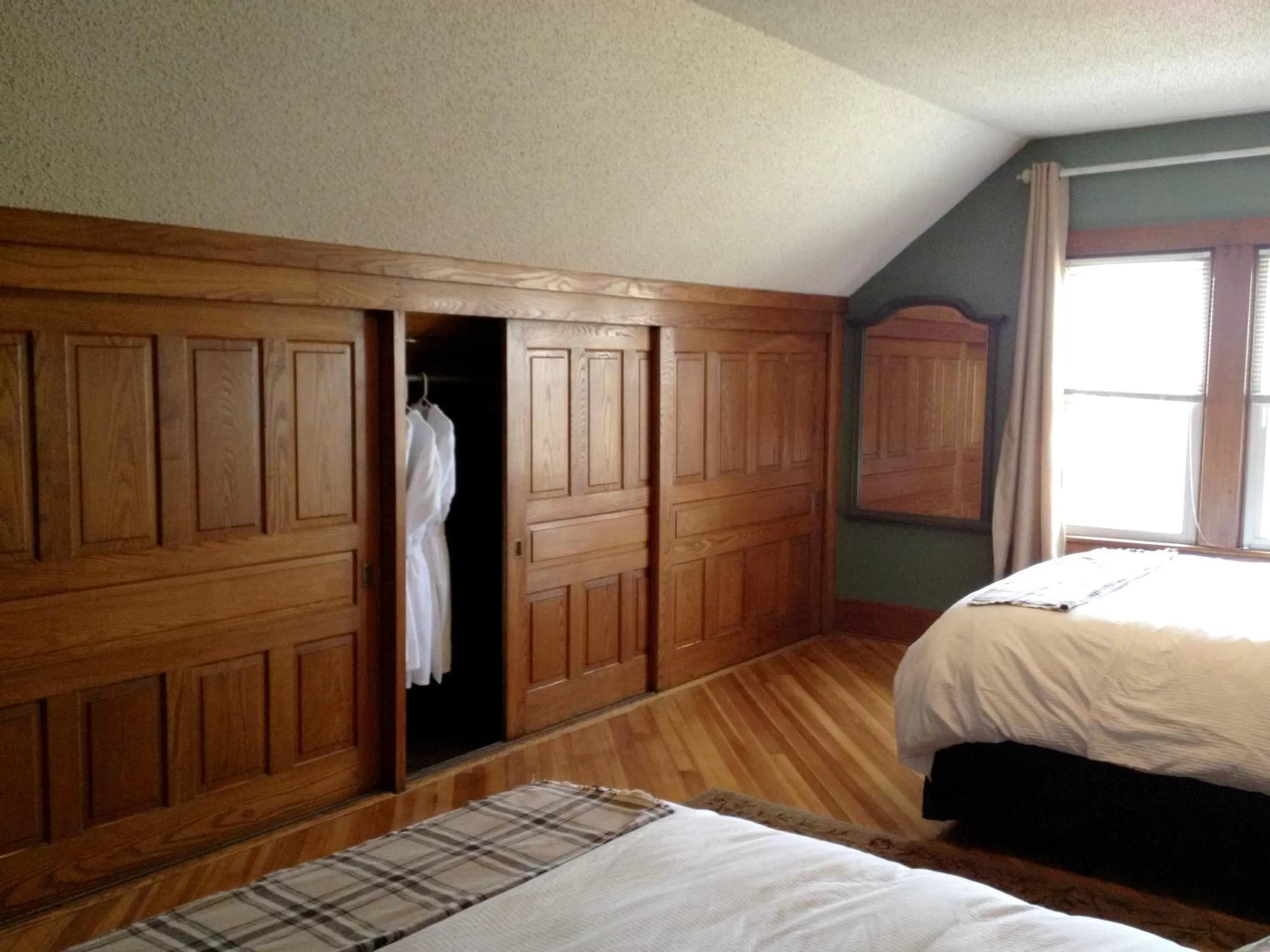 Bed in The Inn at Ragged Edge