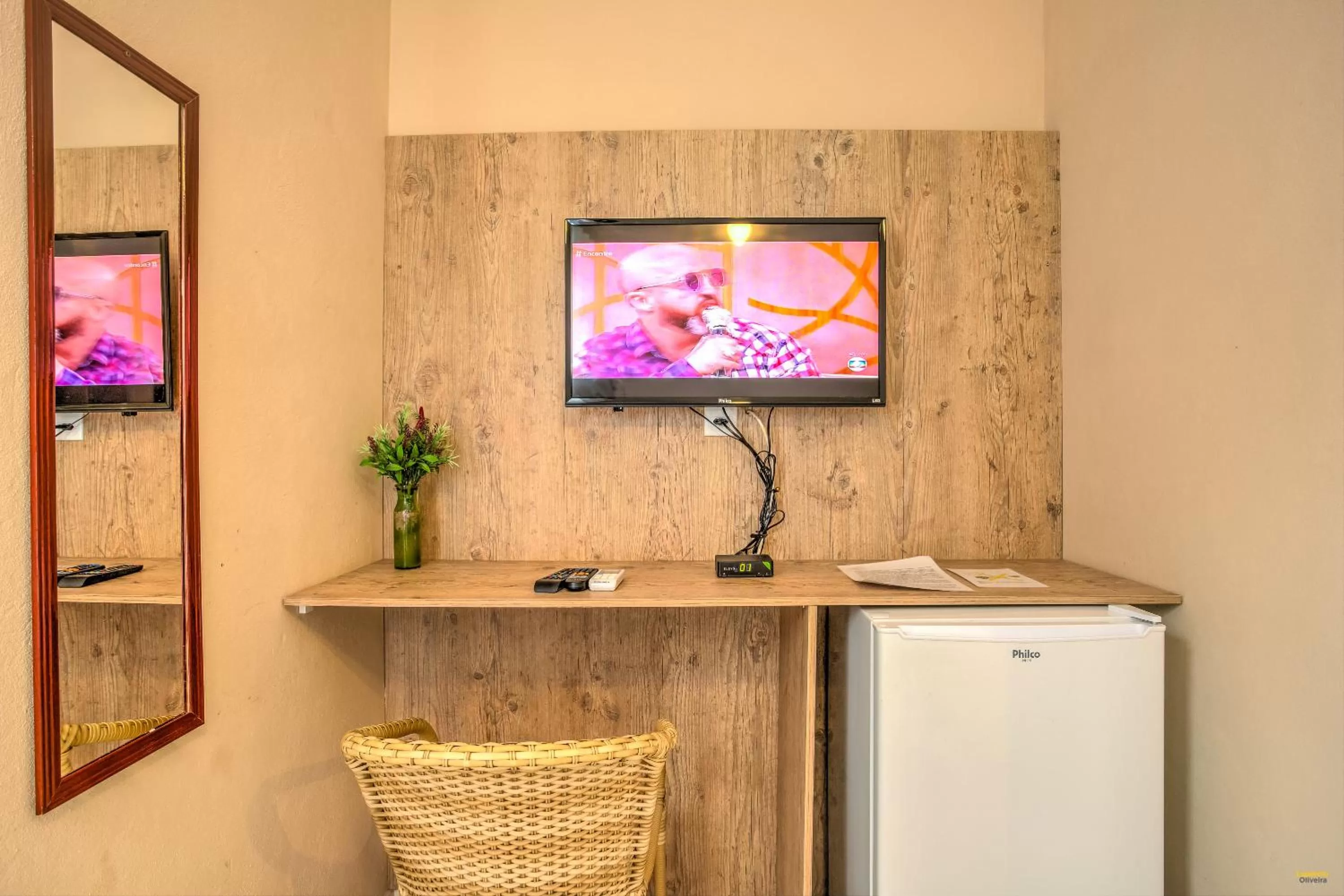 Photo of the whole room, TV/Entertainment Center in i9 Embaú Flats & Suites