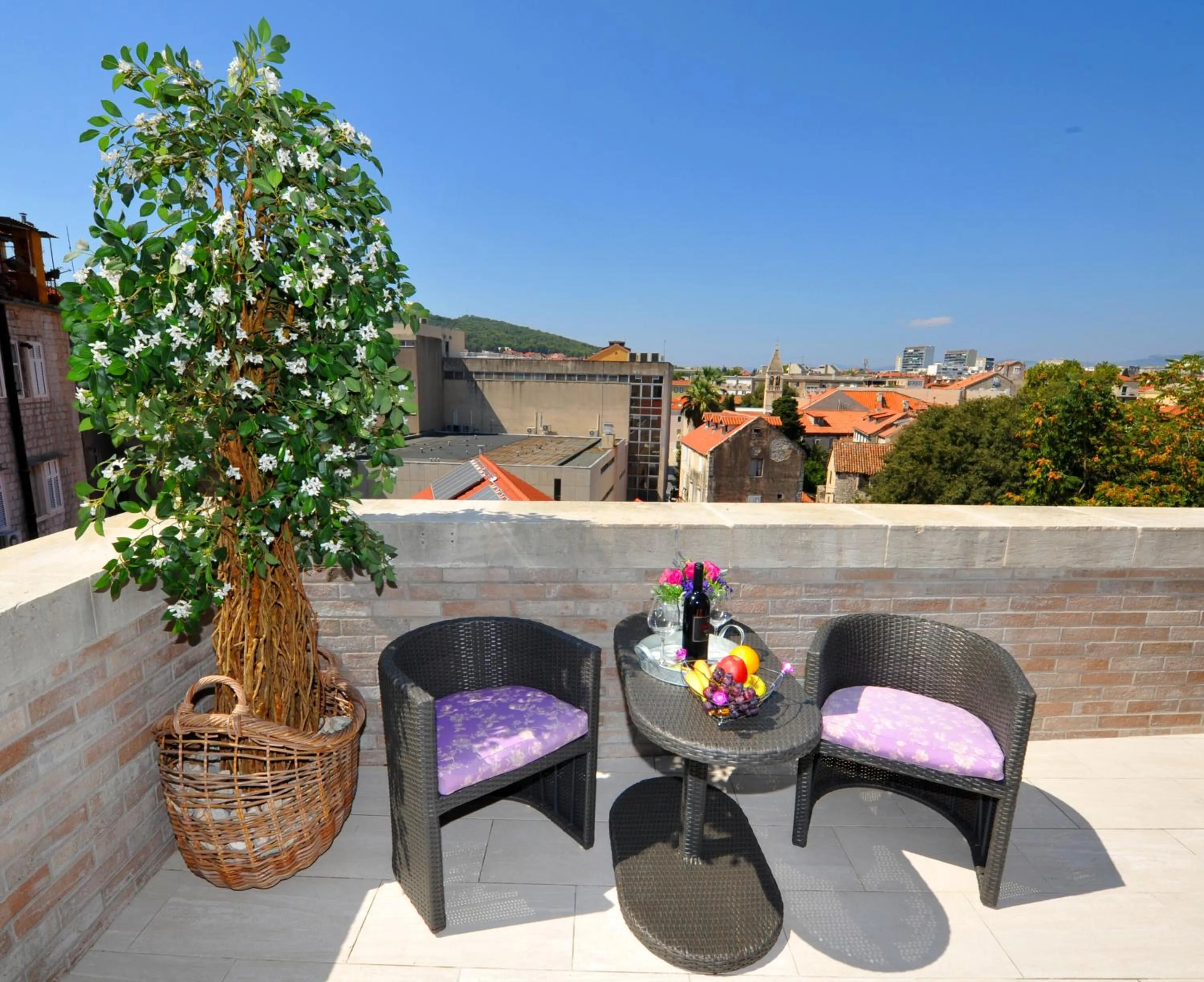 Day in Luxury Rooms Nirvana