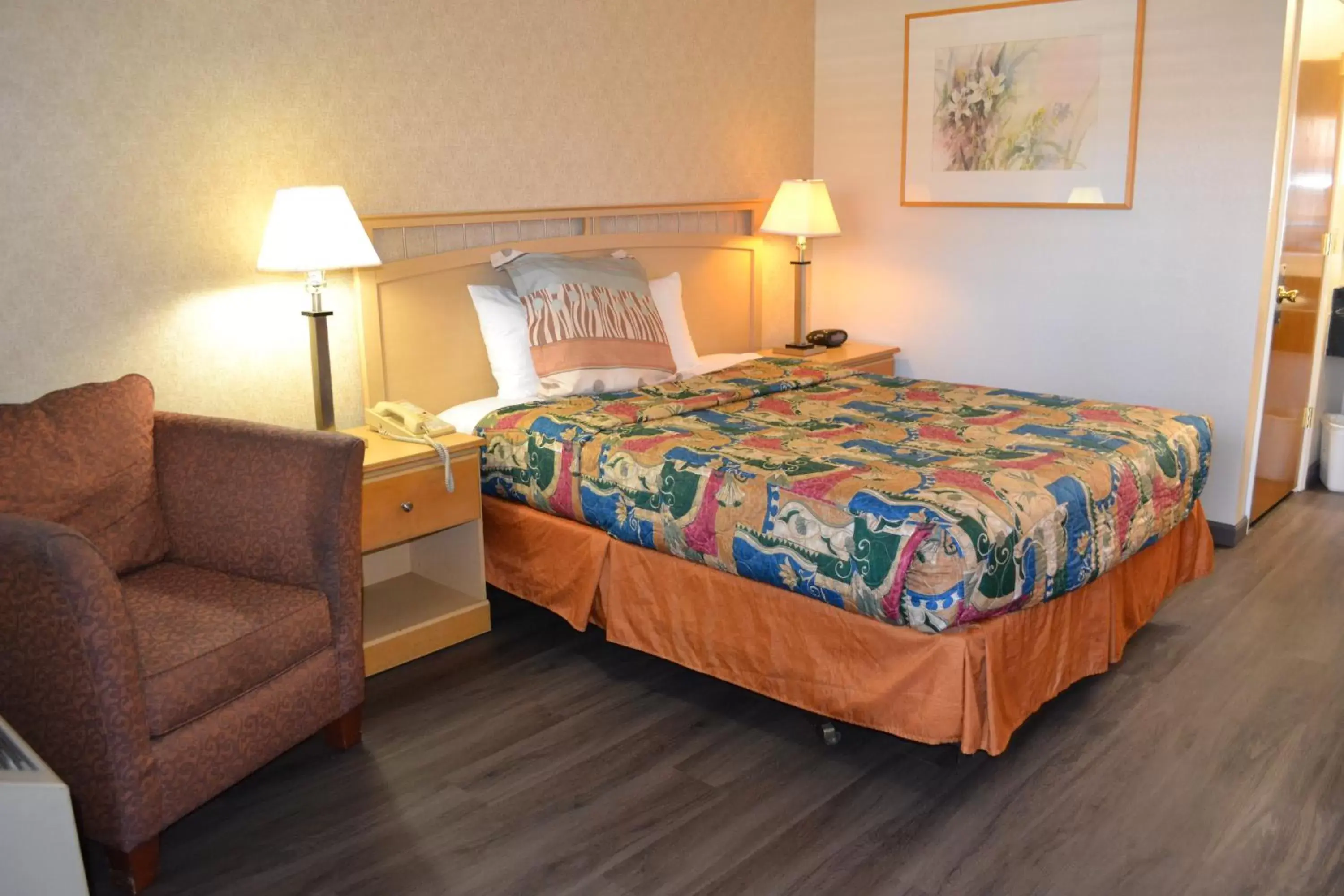 Queen Room - Smoking in Valley Inn San Jose Queen Room - Smoking in Valley Inn San Jose