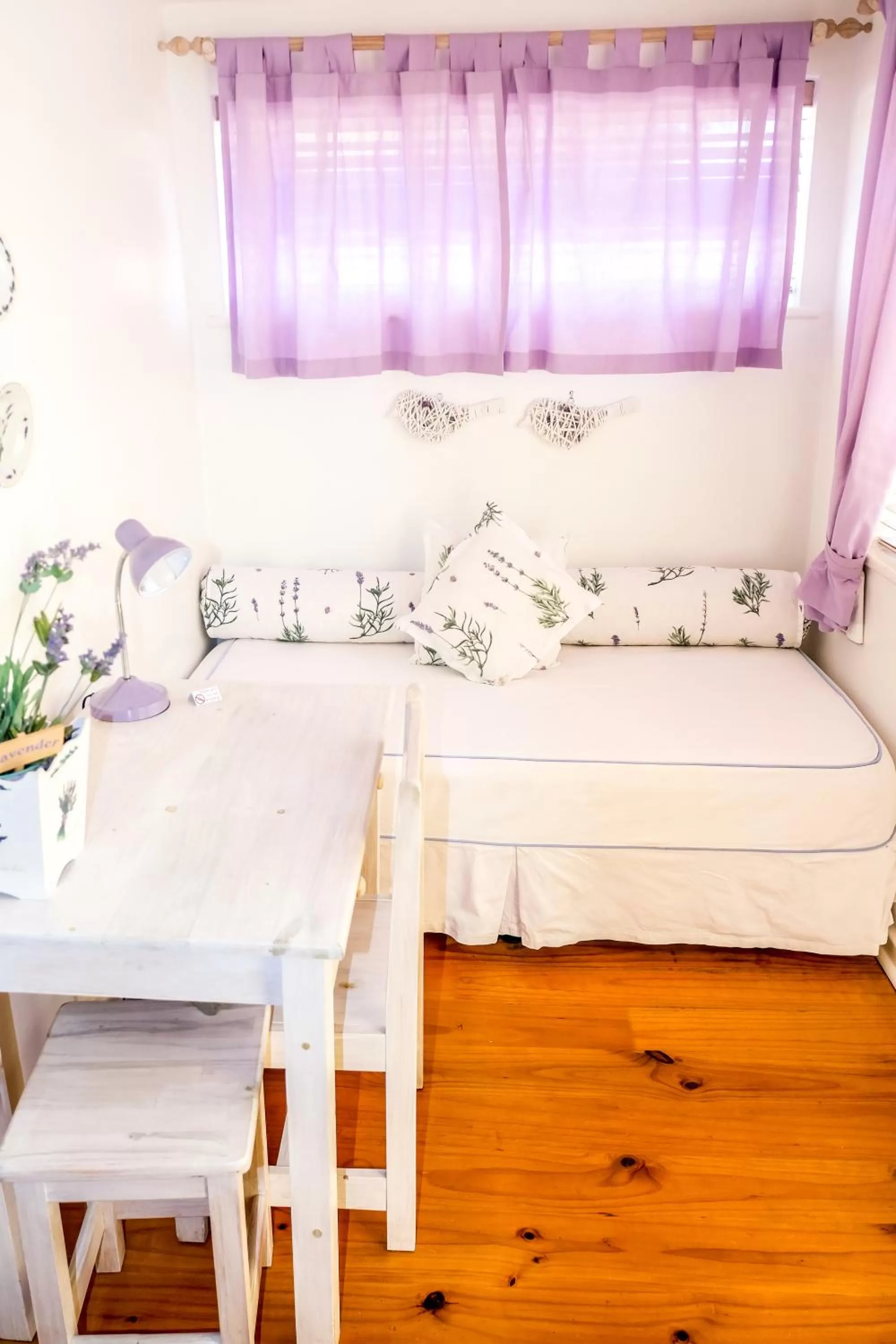 Bedroom, Bed in On the Bay