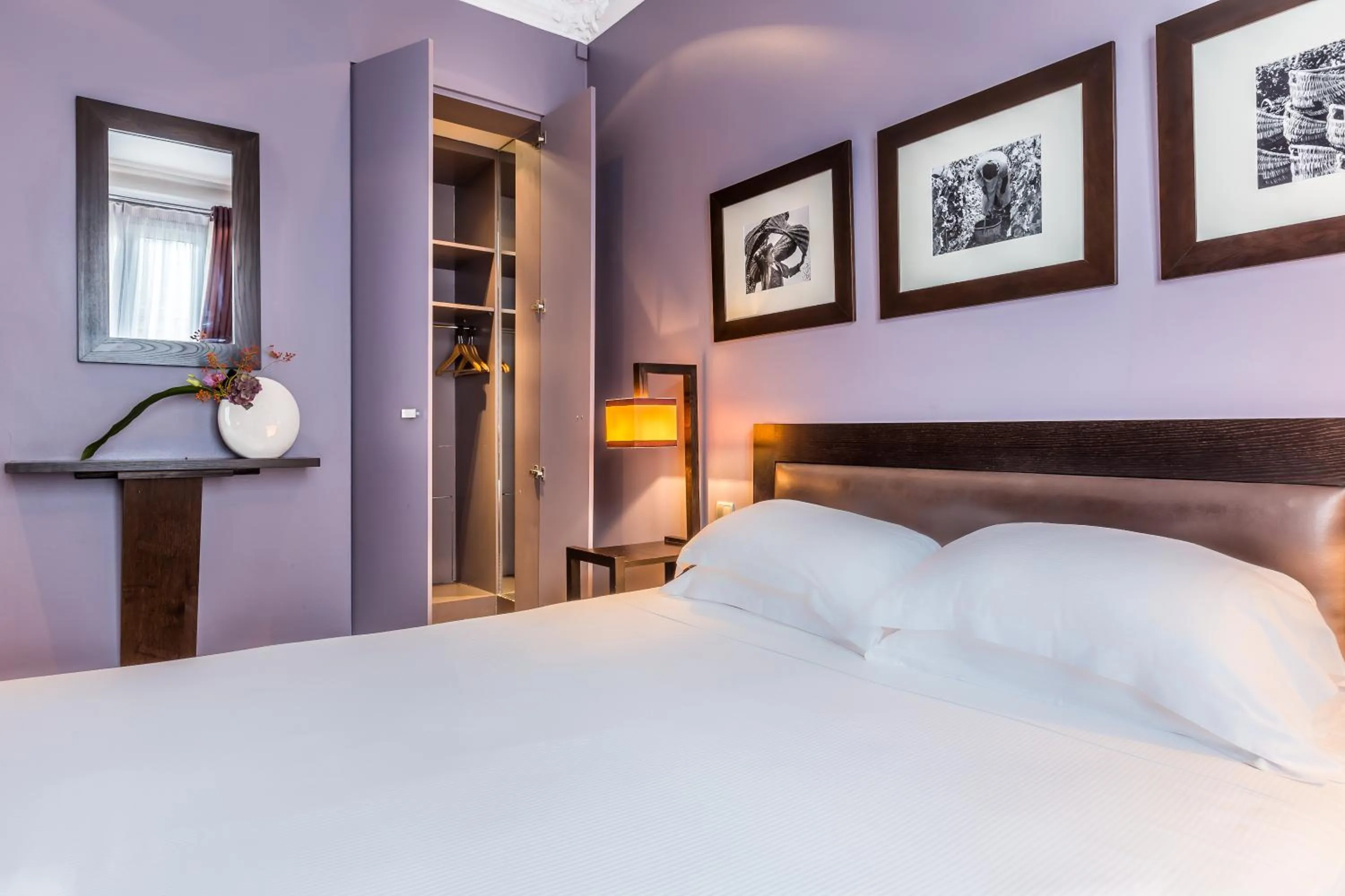 Bed in Hotel Duret Paris Champs Elysées