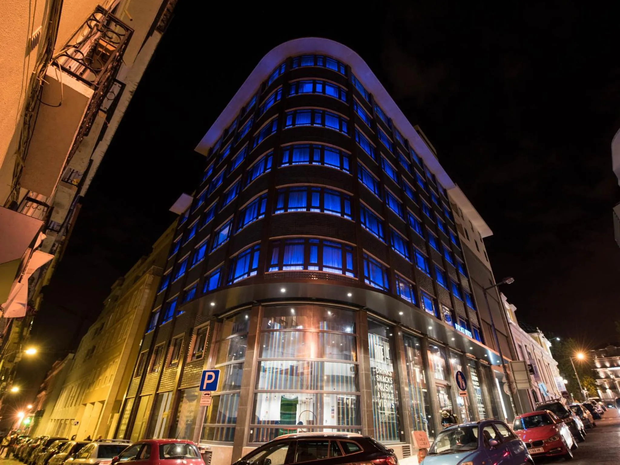 Property building in room00 Lisboa Hostel