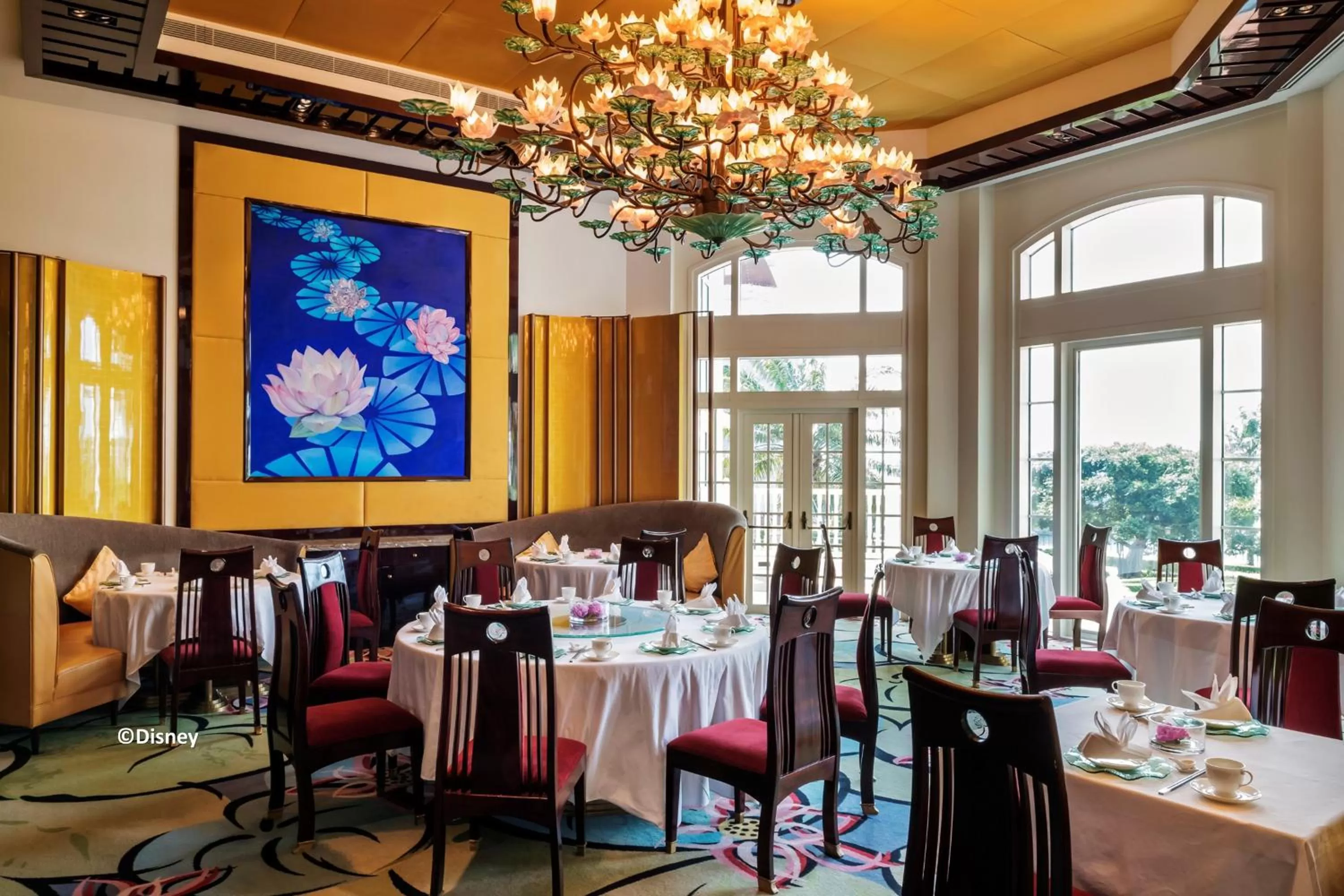 Restaurant/places to eat in Hong Kong Disneyland Hotel