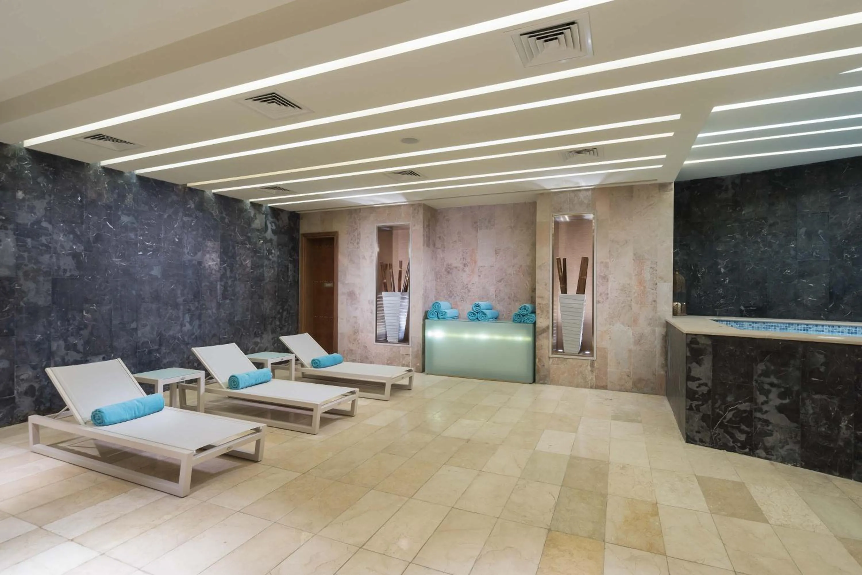 Swimming pool in Grand Millennium Muscat