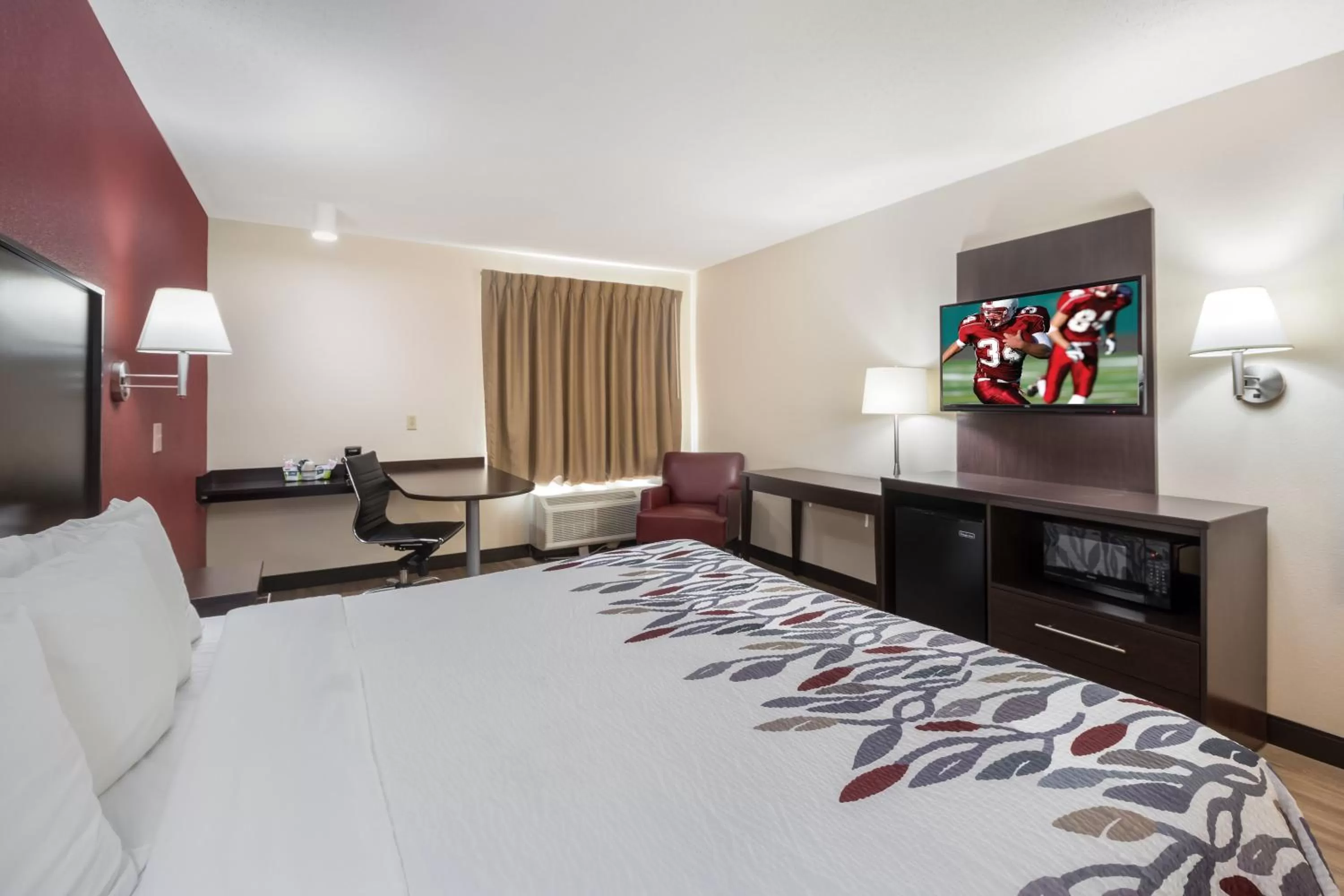 Bedroom, Bed in Red Roof Inn Murfreesboro