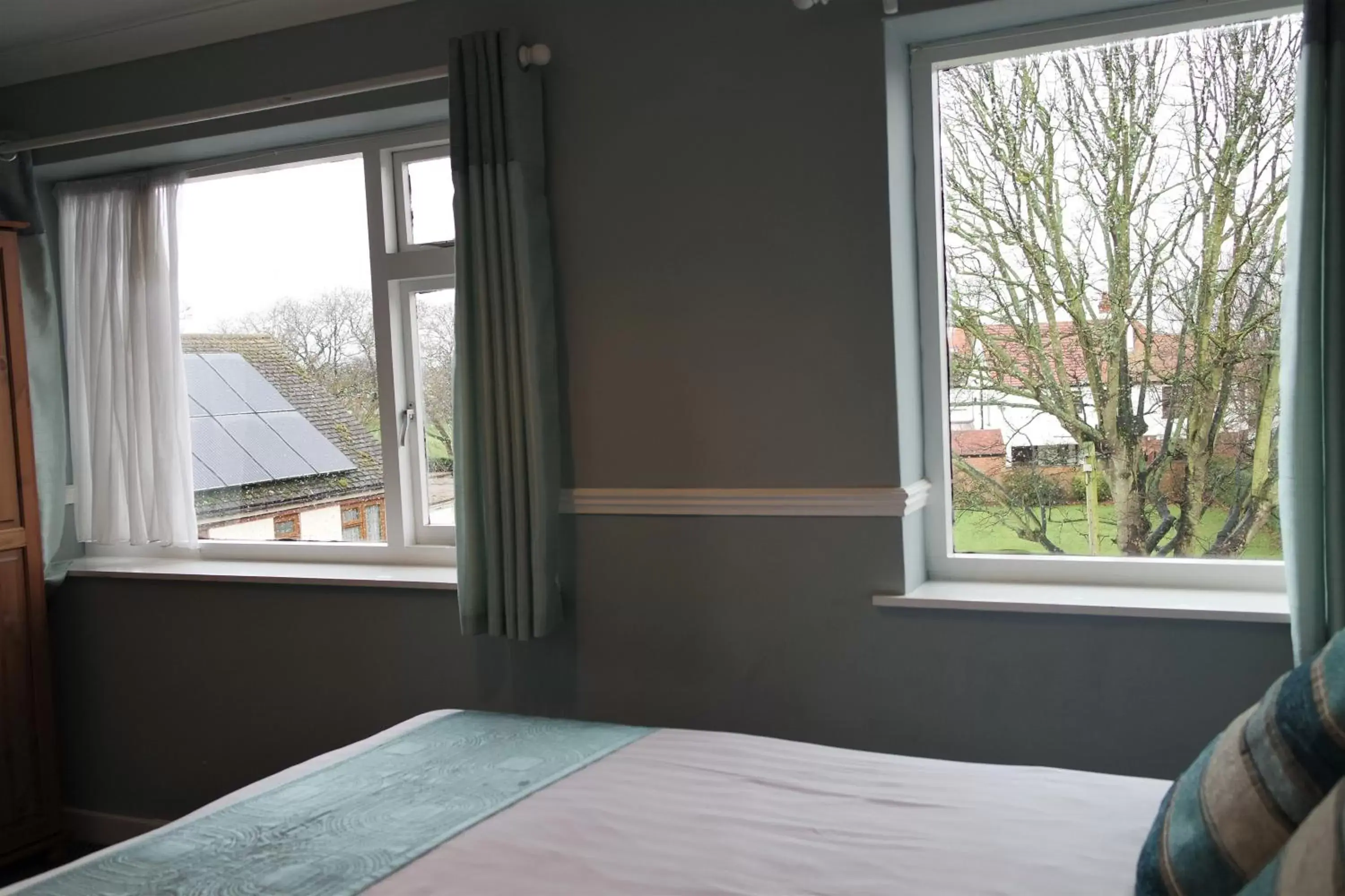 Quadruple Room with Shower in Gable End Hotel Quadruple Room with Shower in Gable End Hotel