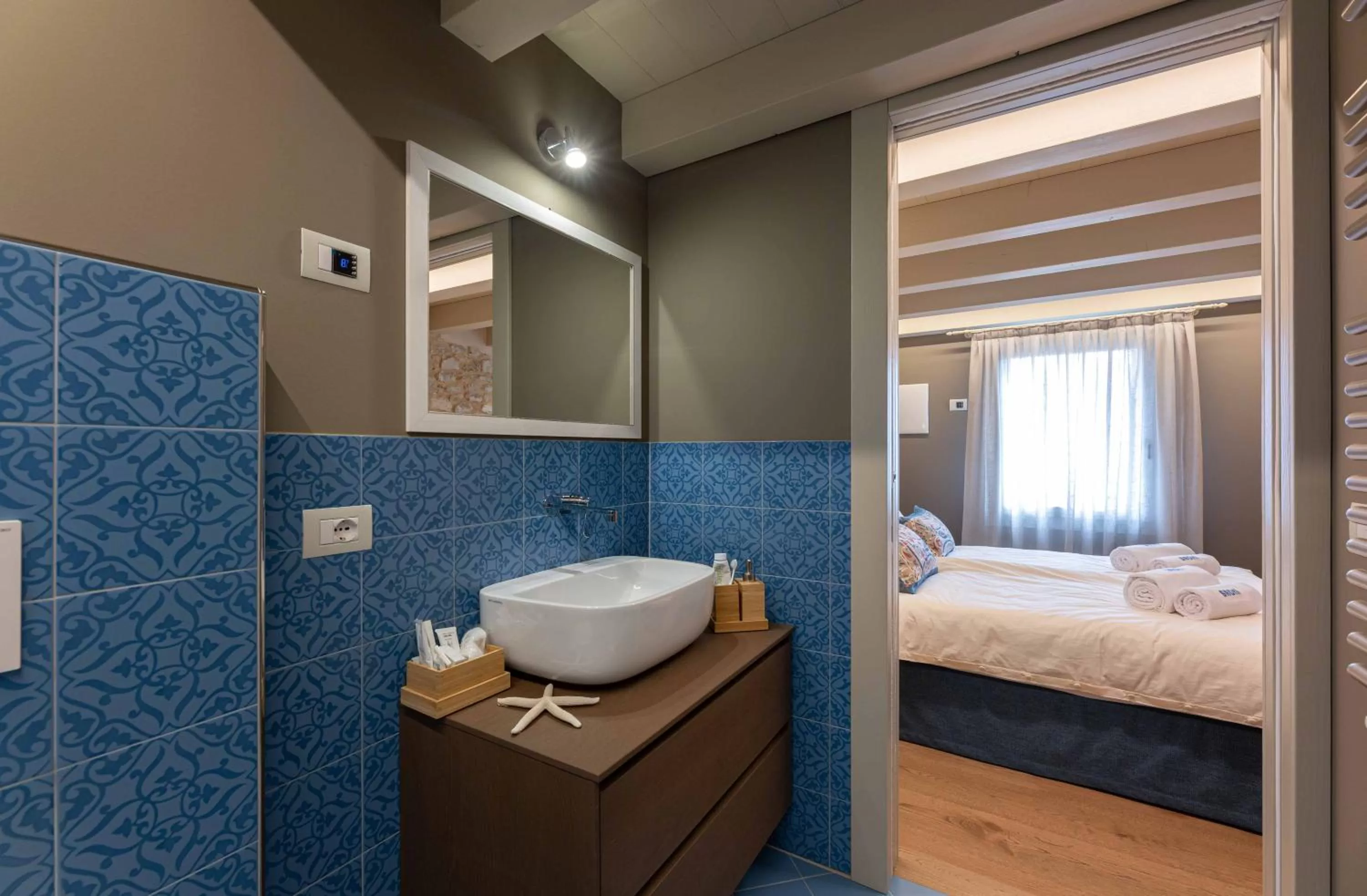 Bathroom, Bed in B&B CASA OLTRAVAL