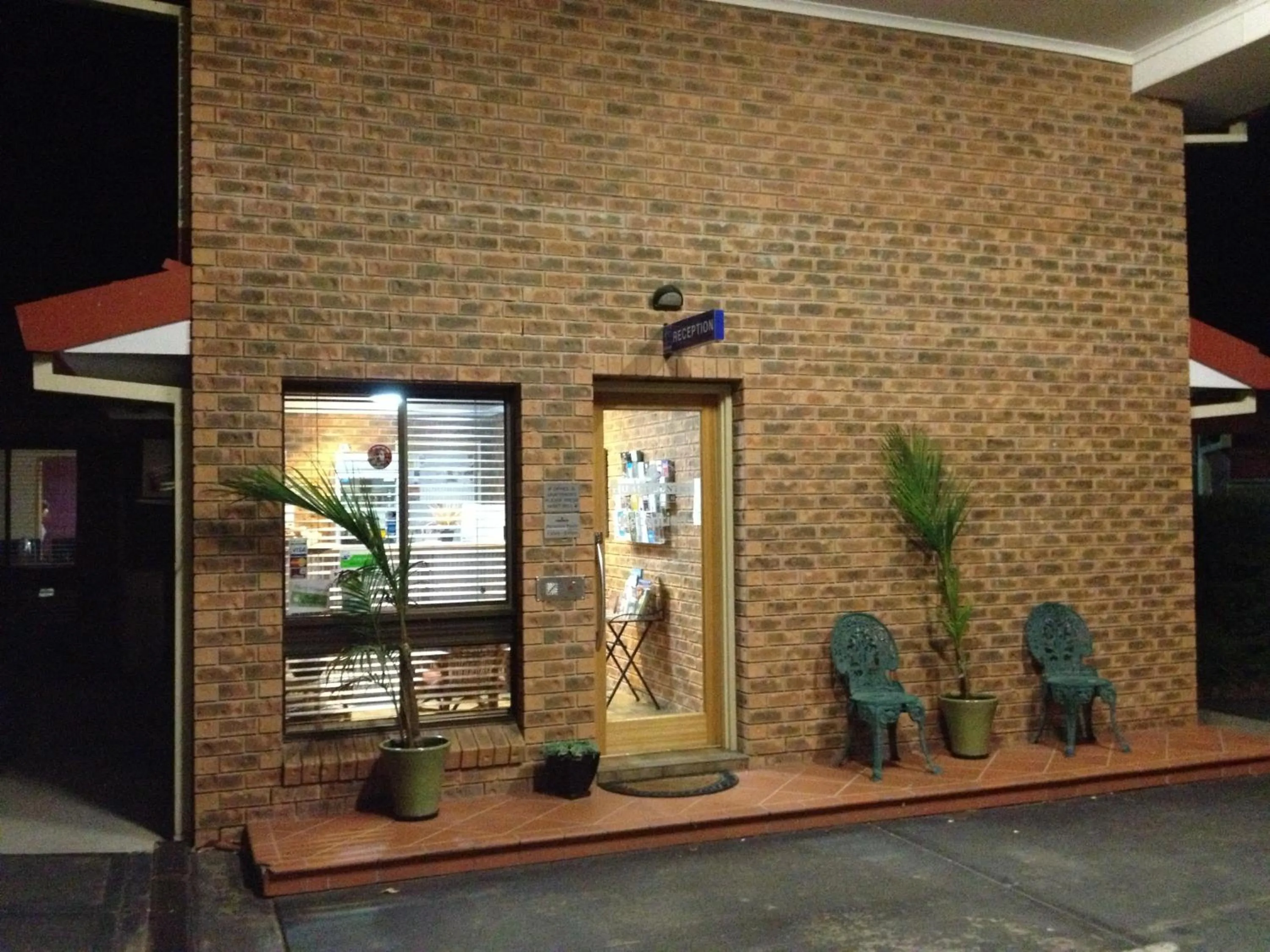 Facade/entrance in Hume Country Motor Inn