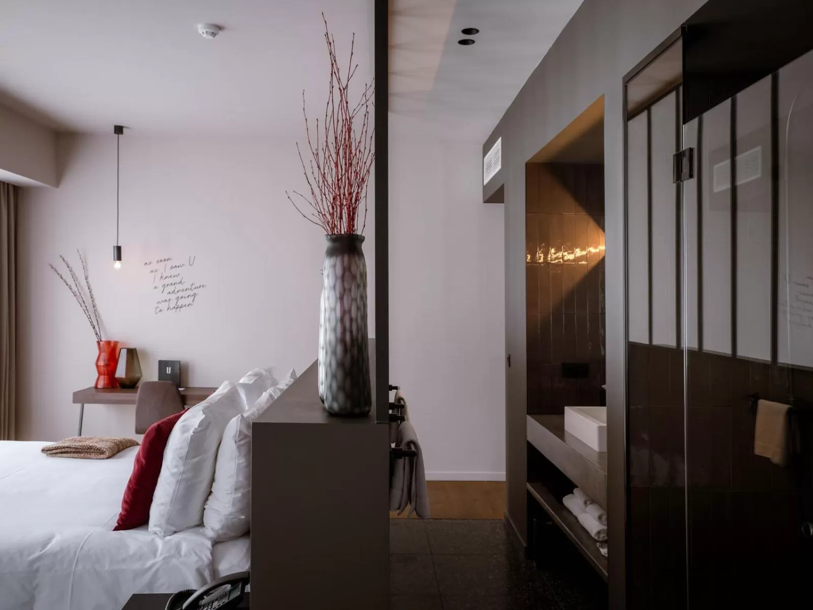 Bathroom, Bed in U Eat & Sleep Antwerp