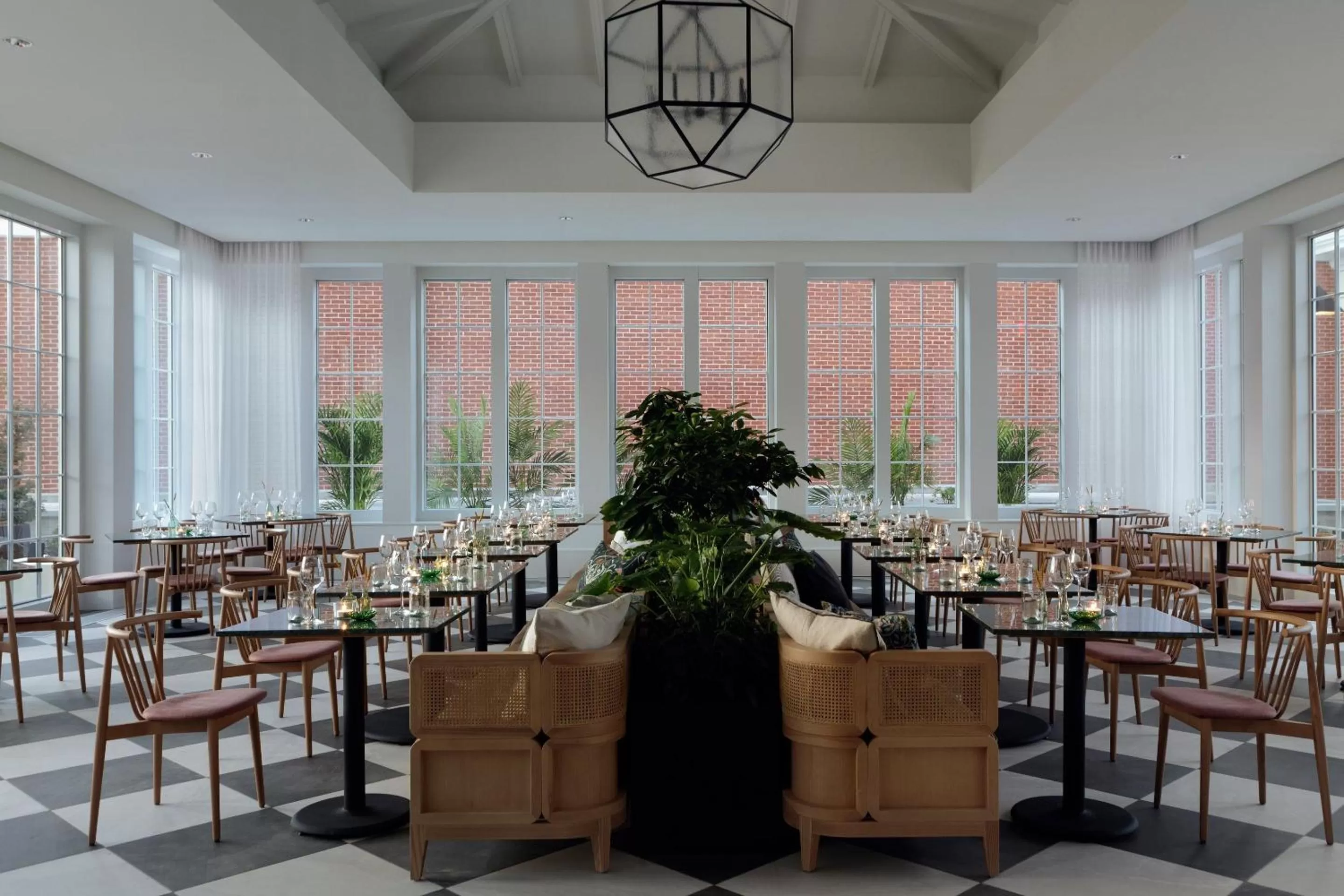 Restaurant/places to eat in Kimpton - The Forum Hotel by IHG