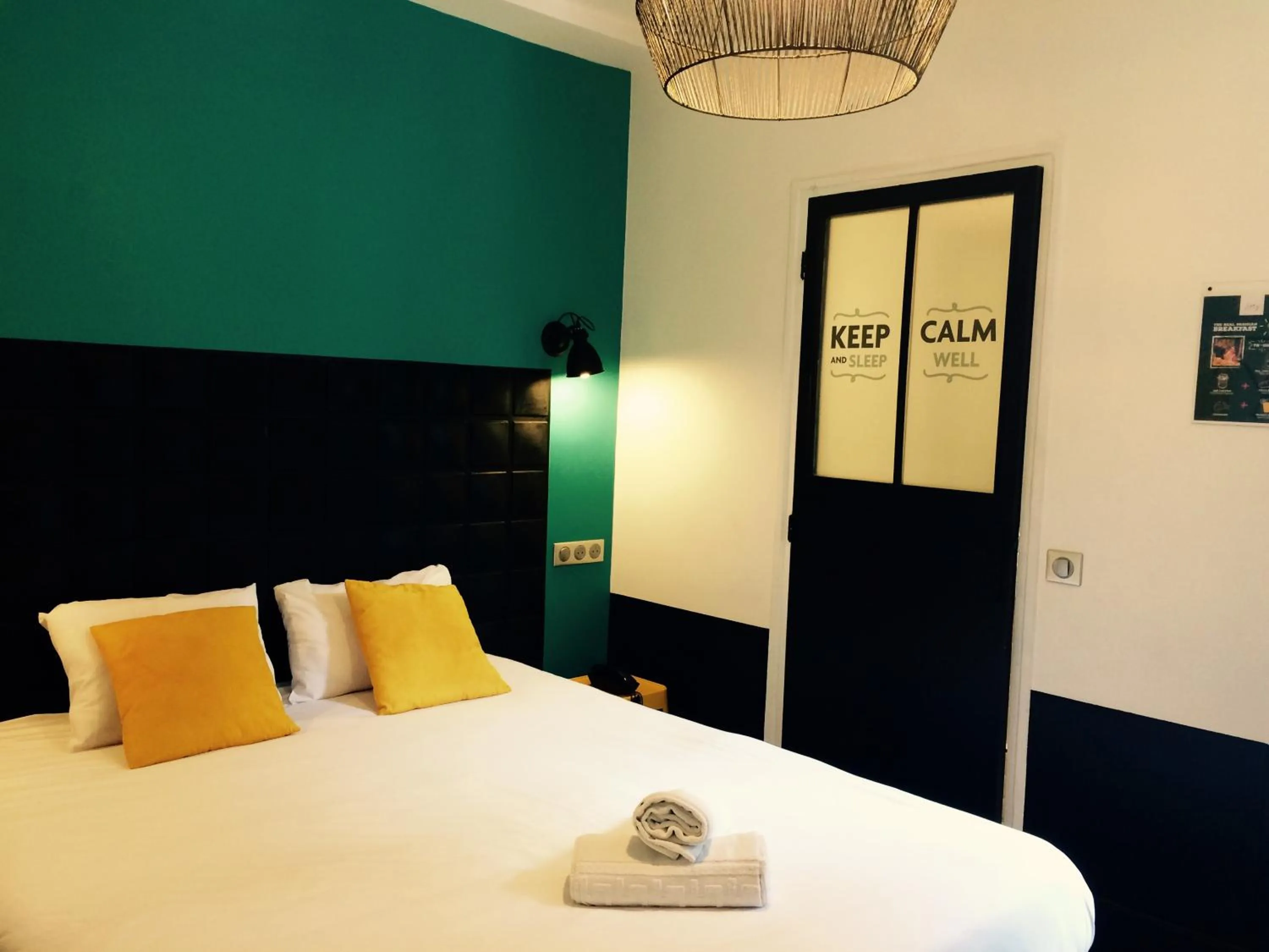 Photo of the whole room in Arty Paris Porte de Versailles by River