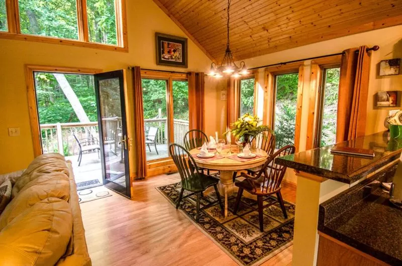 Dining area in Asheville Cabins of Willow Winds