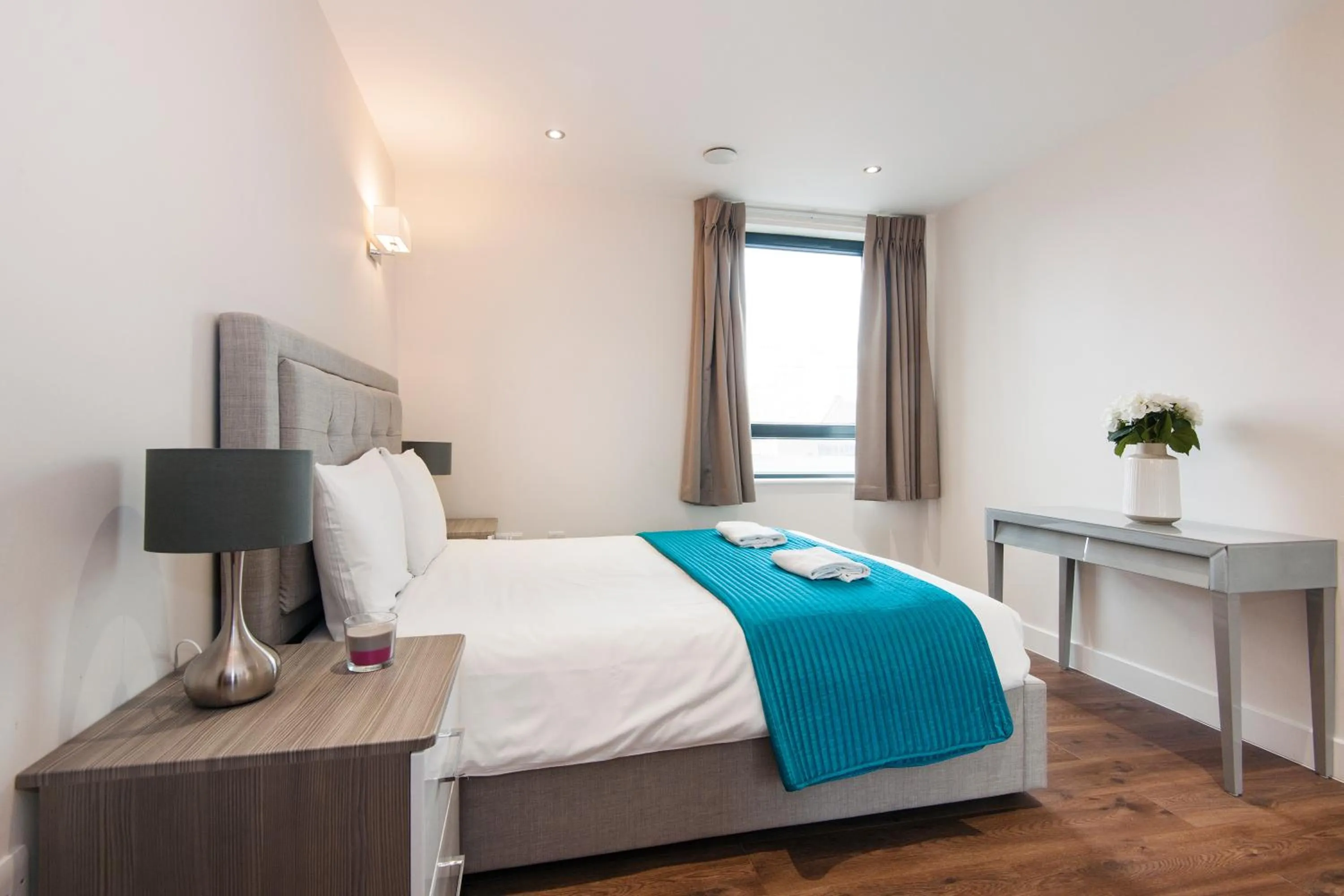 Bed in Twyne House Apartments