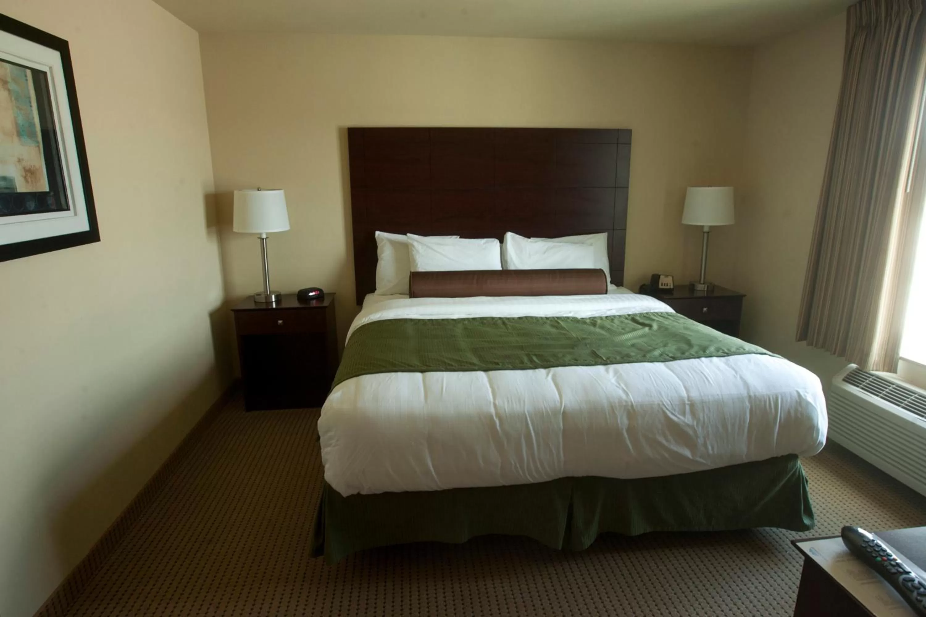 Bed in Cobblestone Inn & Suites - Brillion