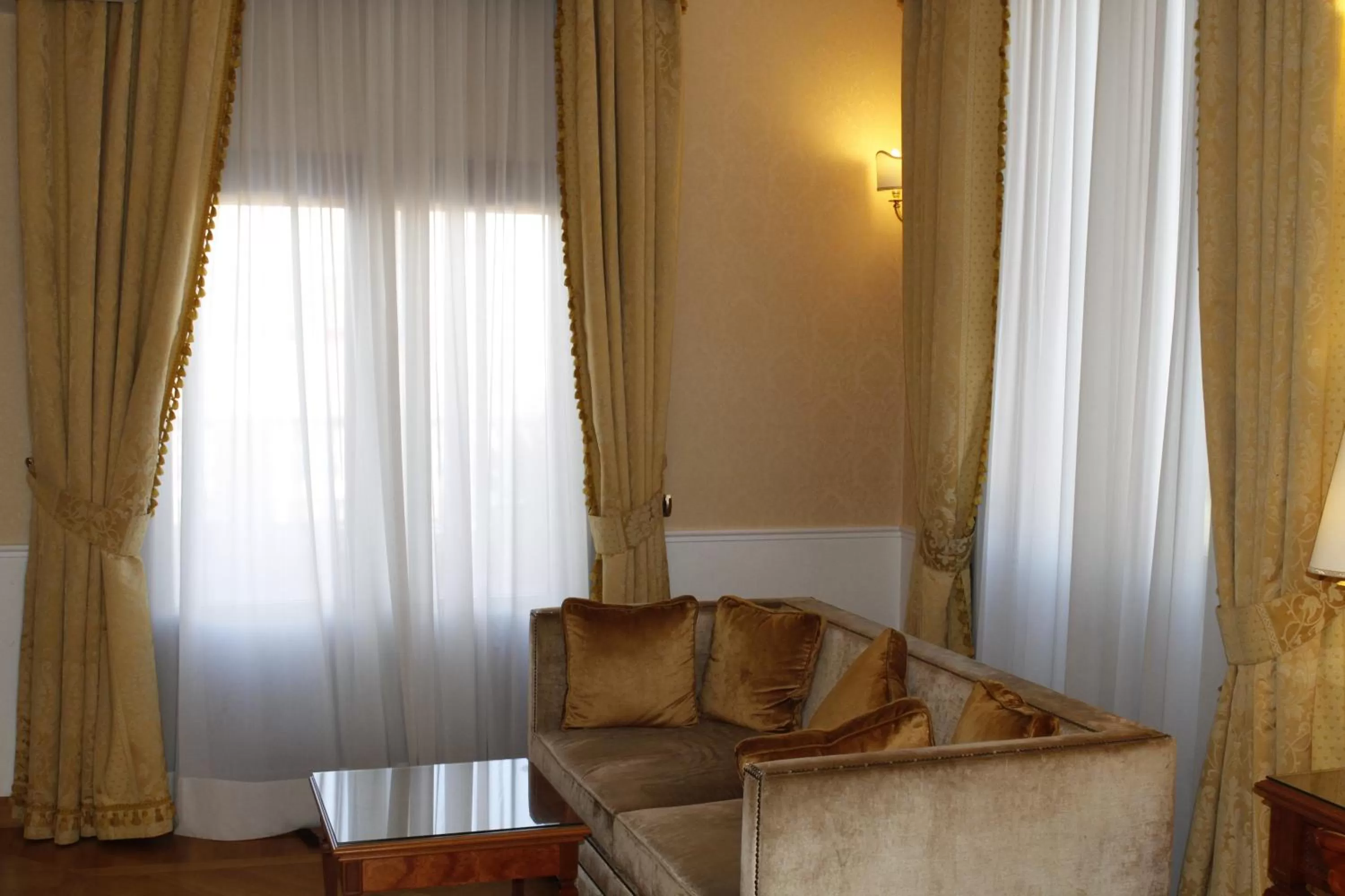 Seating area in Hotel Villa Pinciana