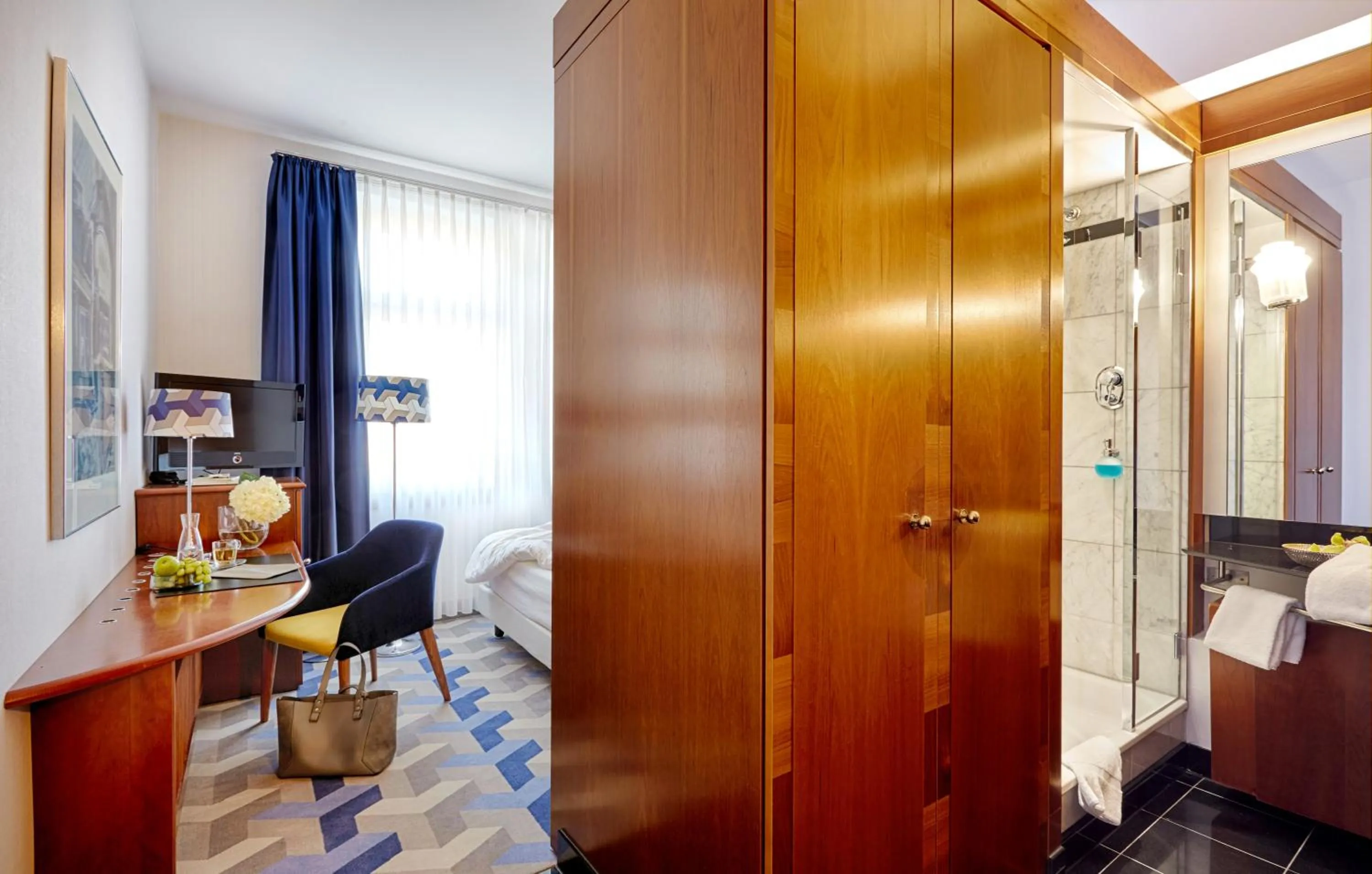 Photo of the whole room, Bed in Seaside Park Hotel Leipzig