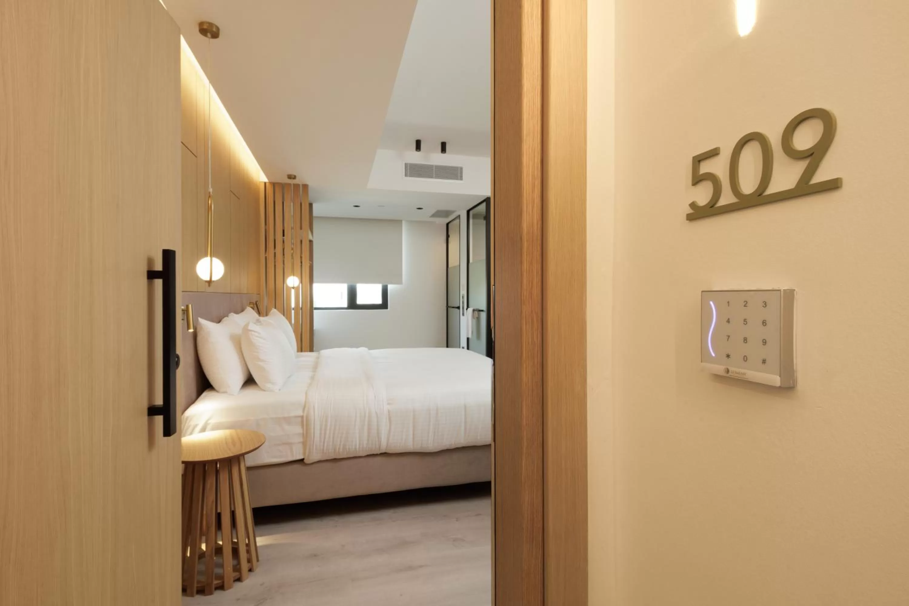 Bed in LUX&EASY Signature Syngrou 234