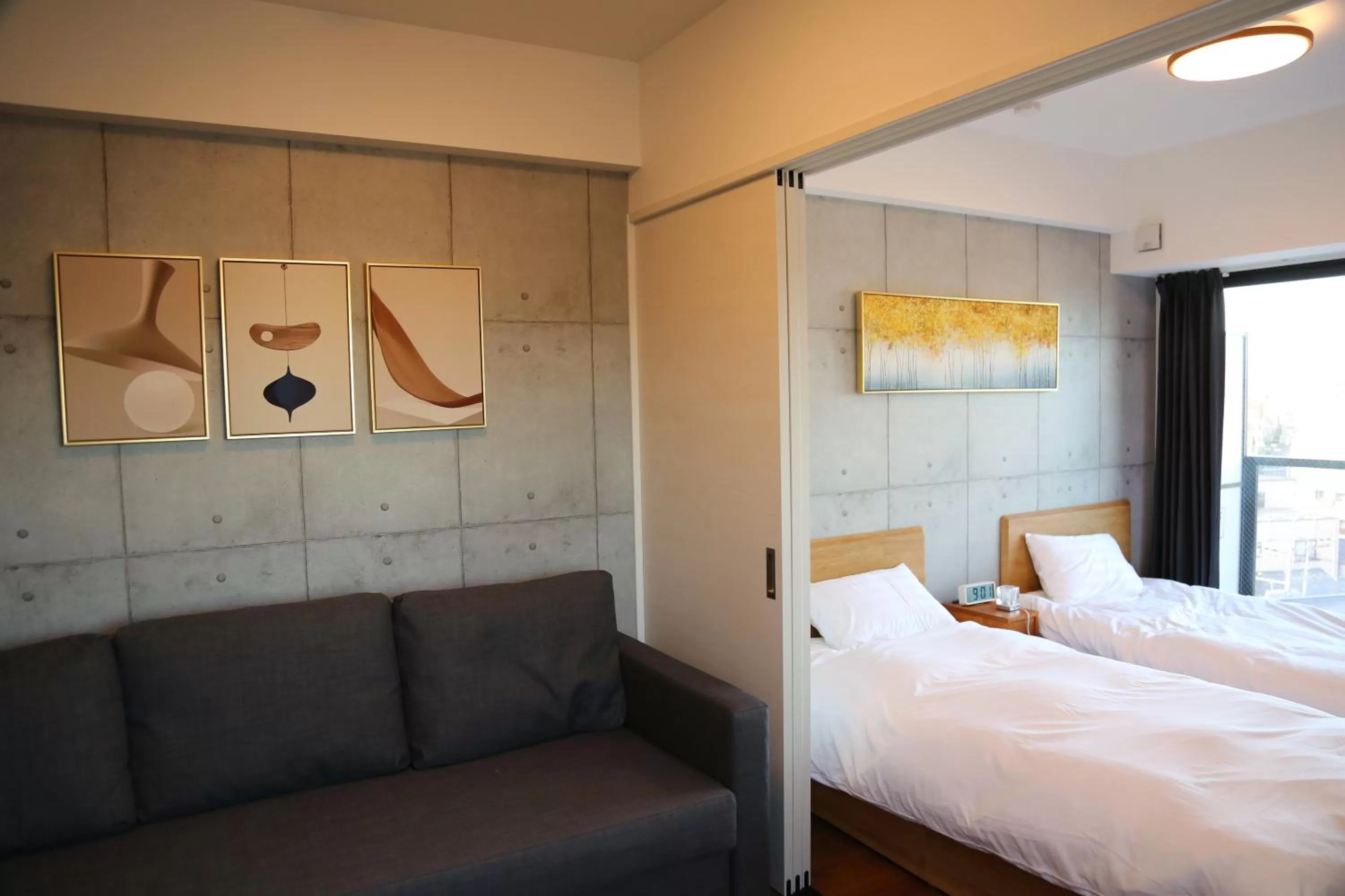 Bedroom, Bed in Yoshitsuki kaku - Yoshitsuki Apart Hotel