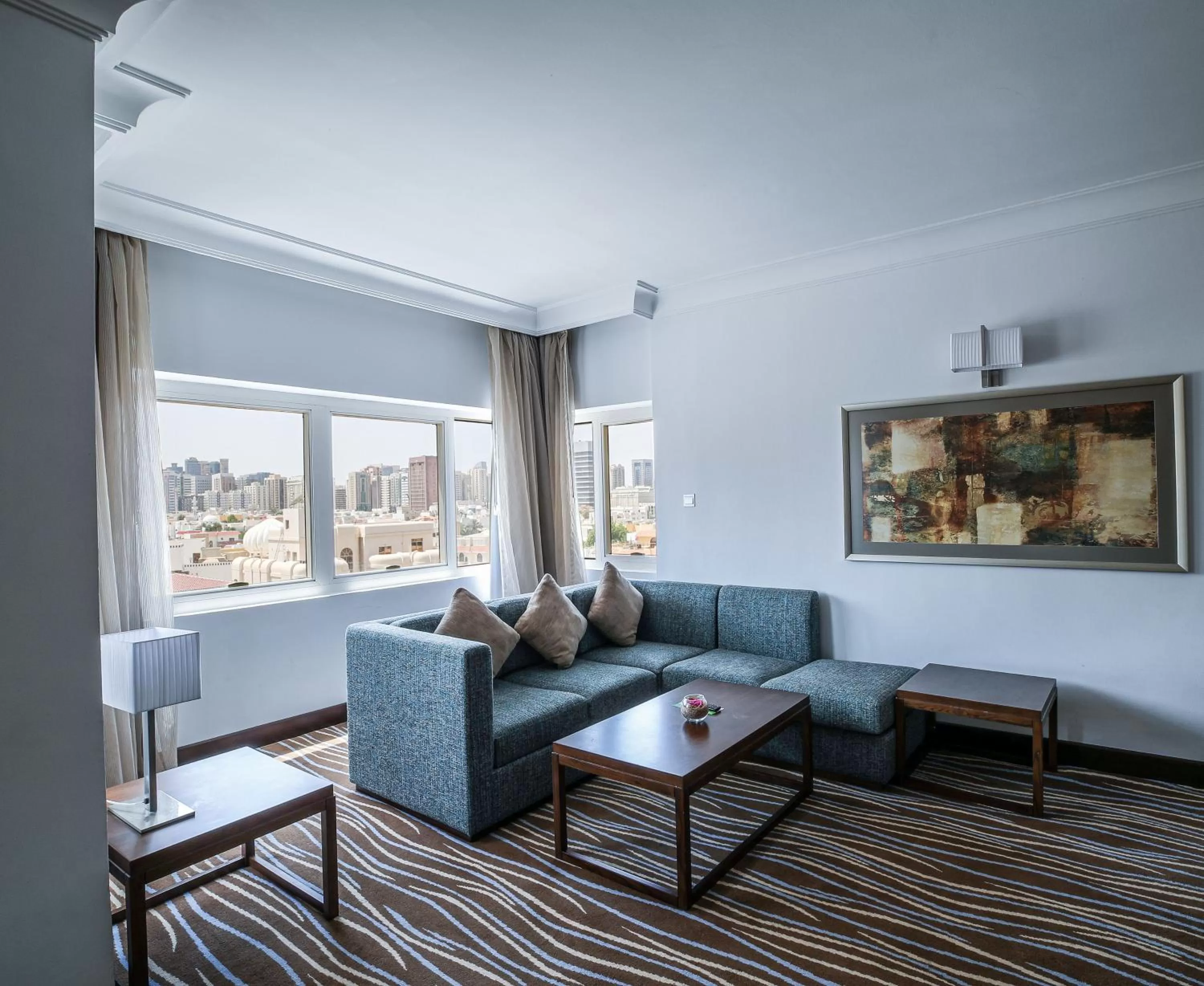 Living room in Copthorne Downtown by Millennium