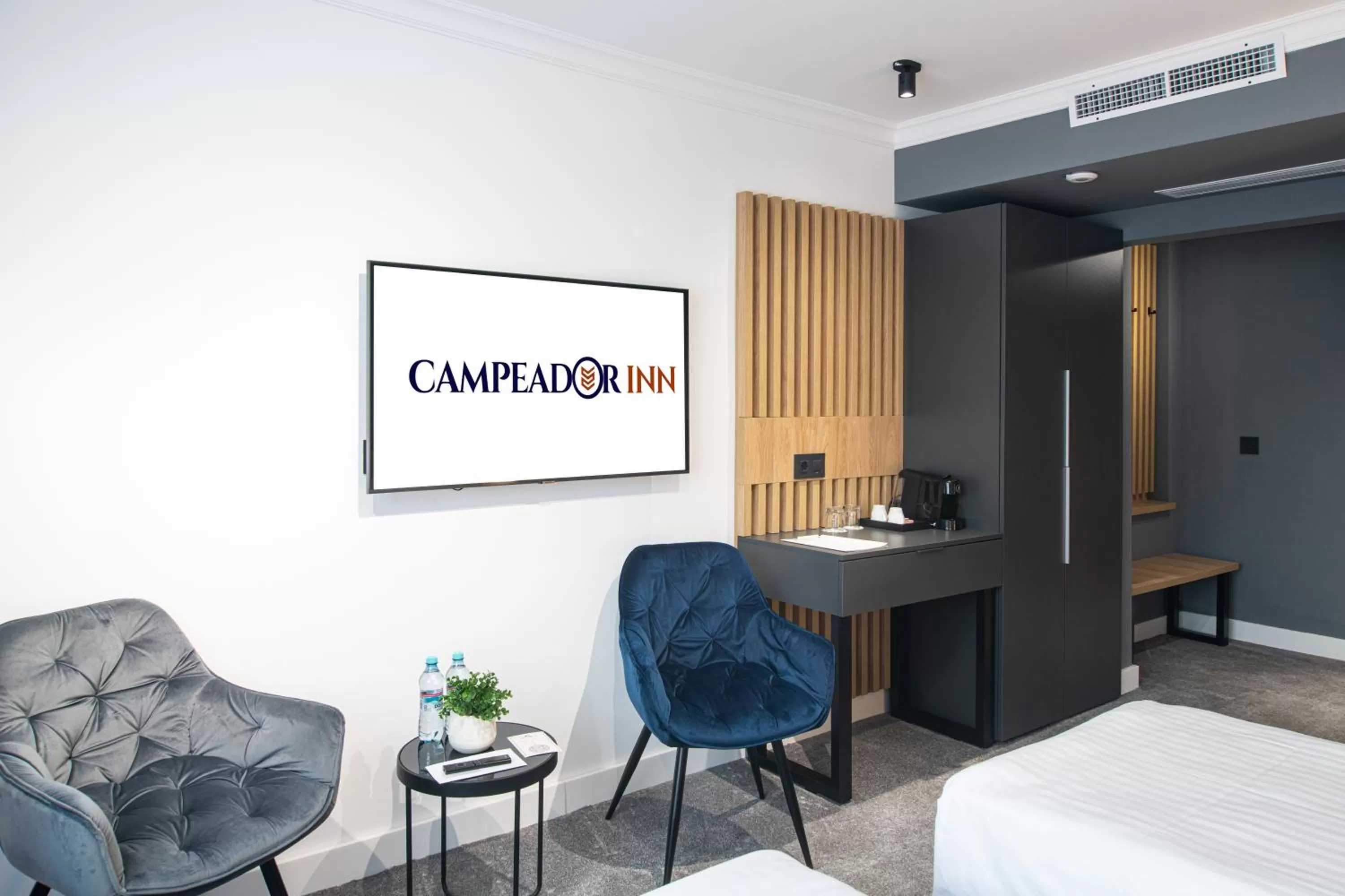 Coffee/tea facilities, Bed in Campeador Inn