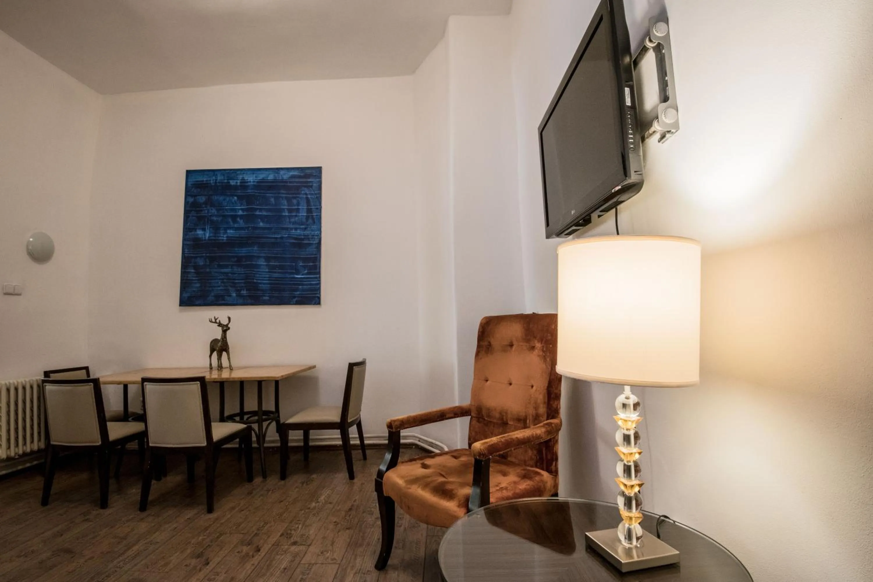 Charles Bridge Hostel & Apartments