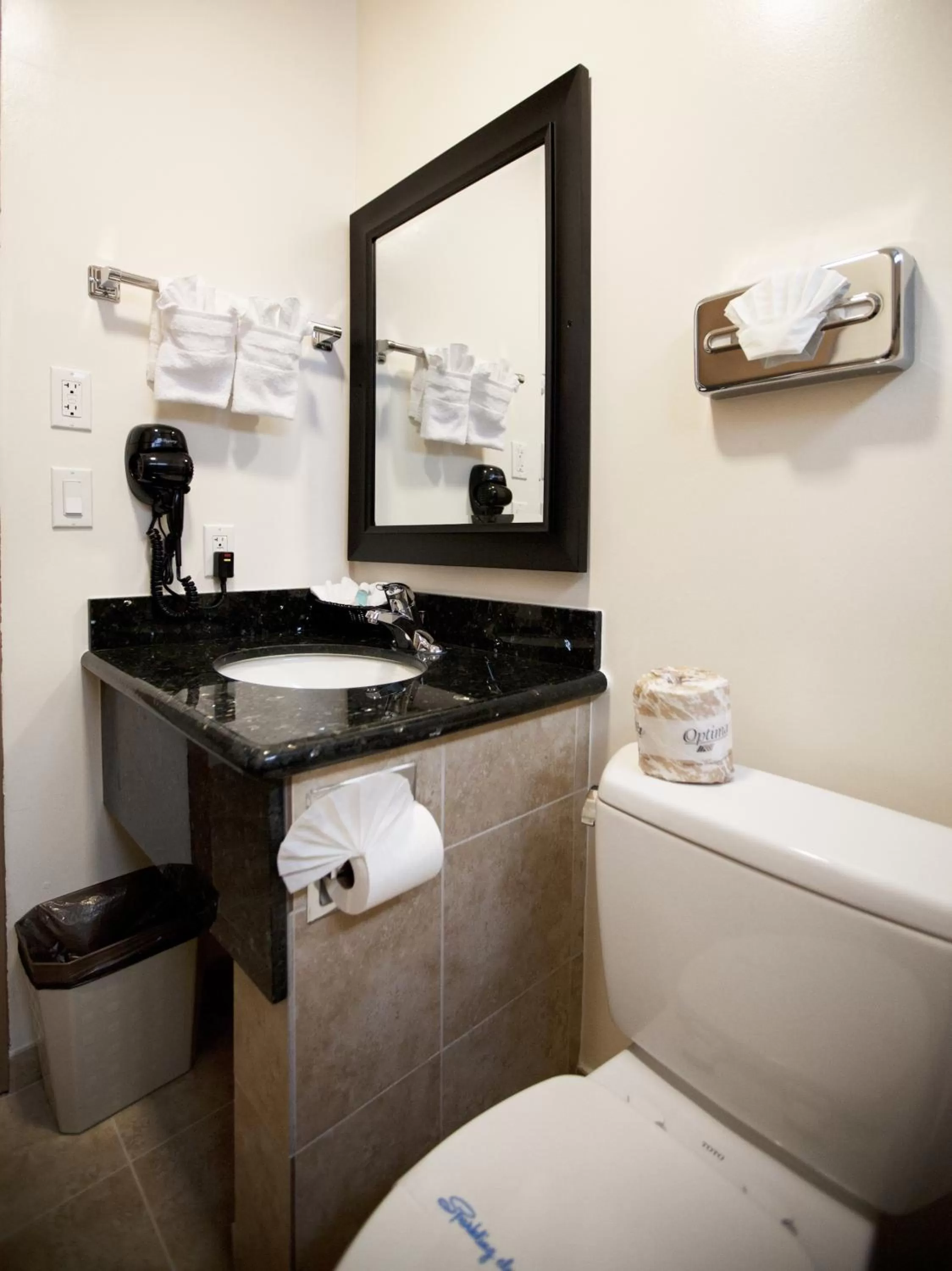 Bathroom in Dunes Inn - Sunset