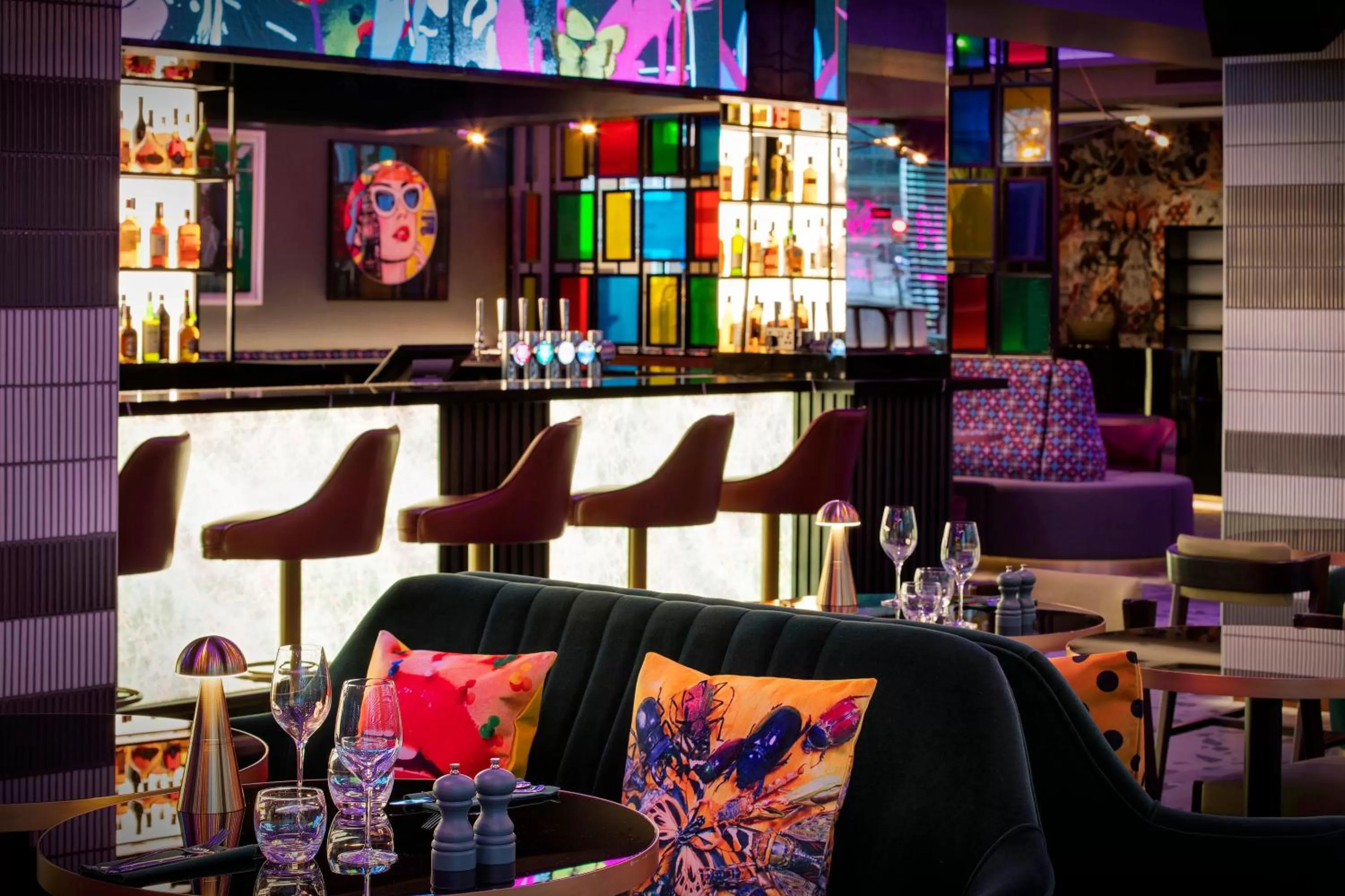 Lounge or bar in NYX Hotel London Holborn by Leonardo Hotels