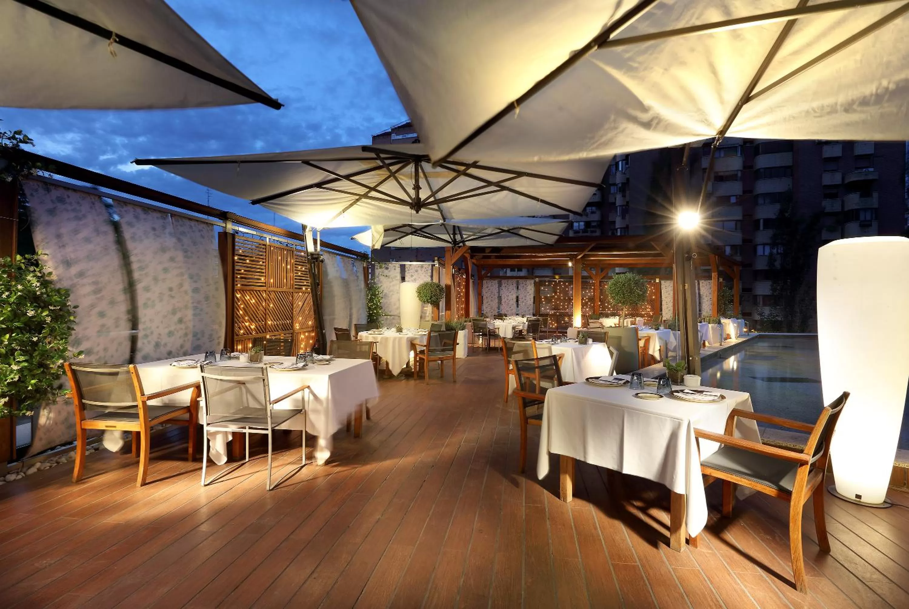 Restaurant/places to eat in Eurostars Suites Mirasierra