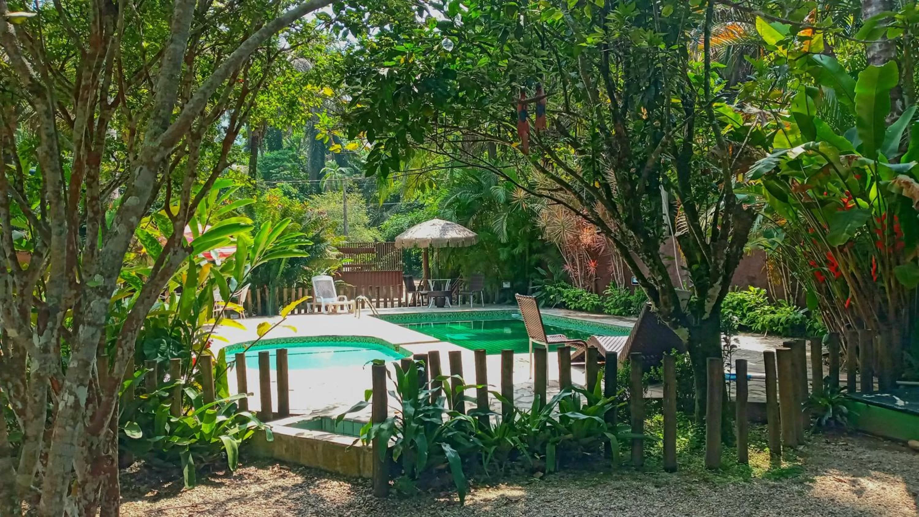 Swimming Pool in Pousada e Hostel Marthi