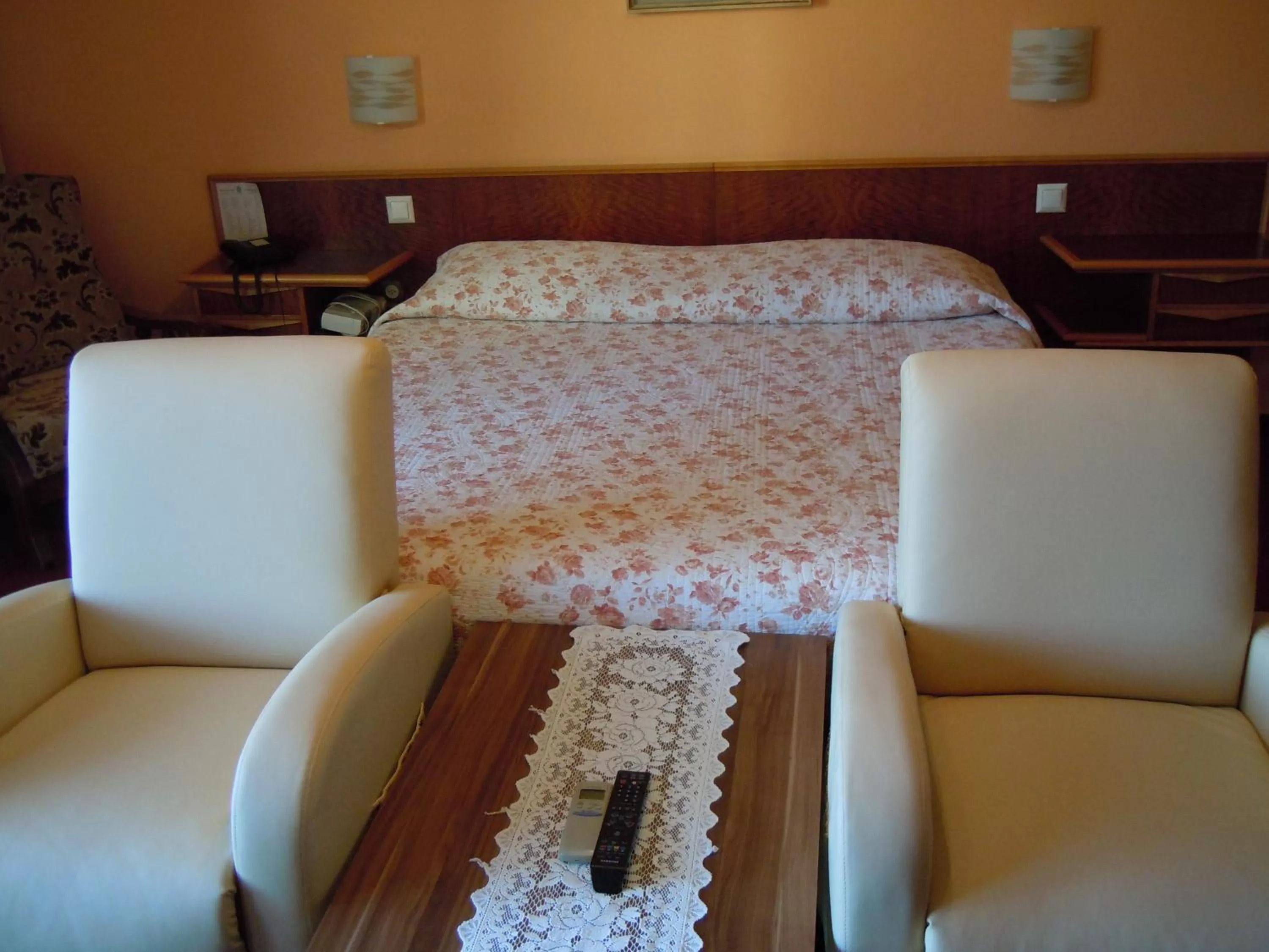 Bed in Swiss Lodge Nassa Garni