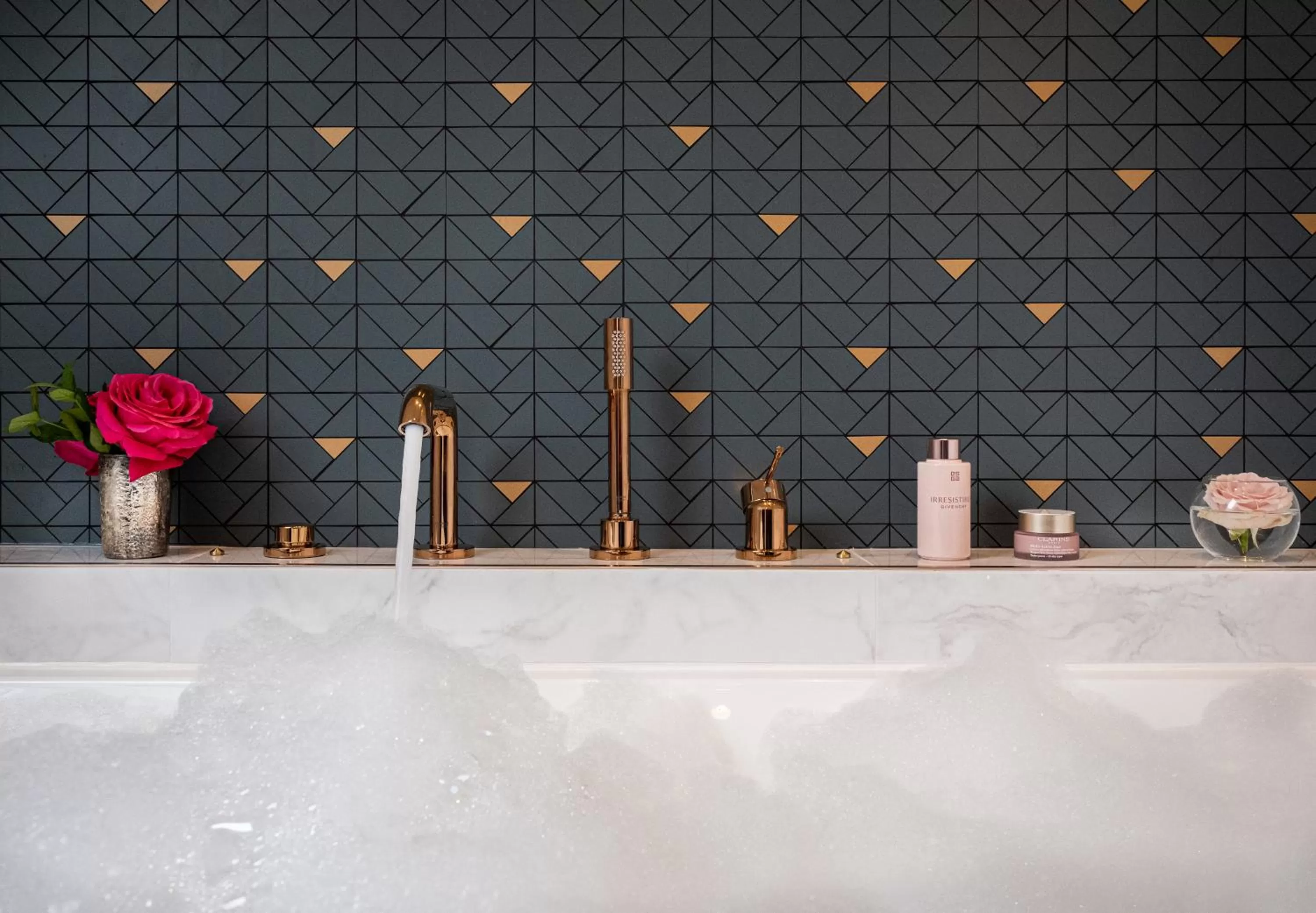 Bathroom in Hôtel Le Tourville by Inwood Hotels