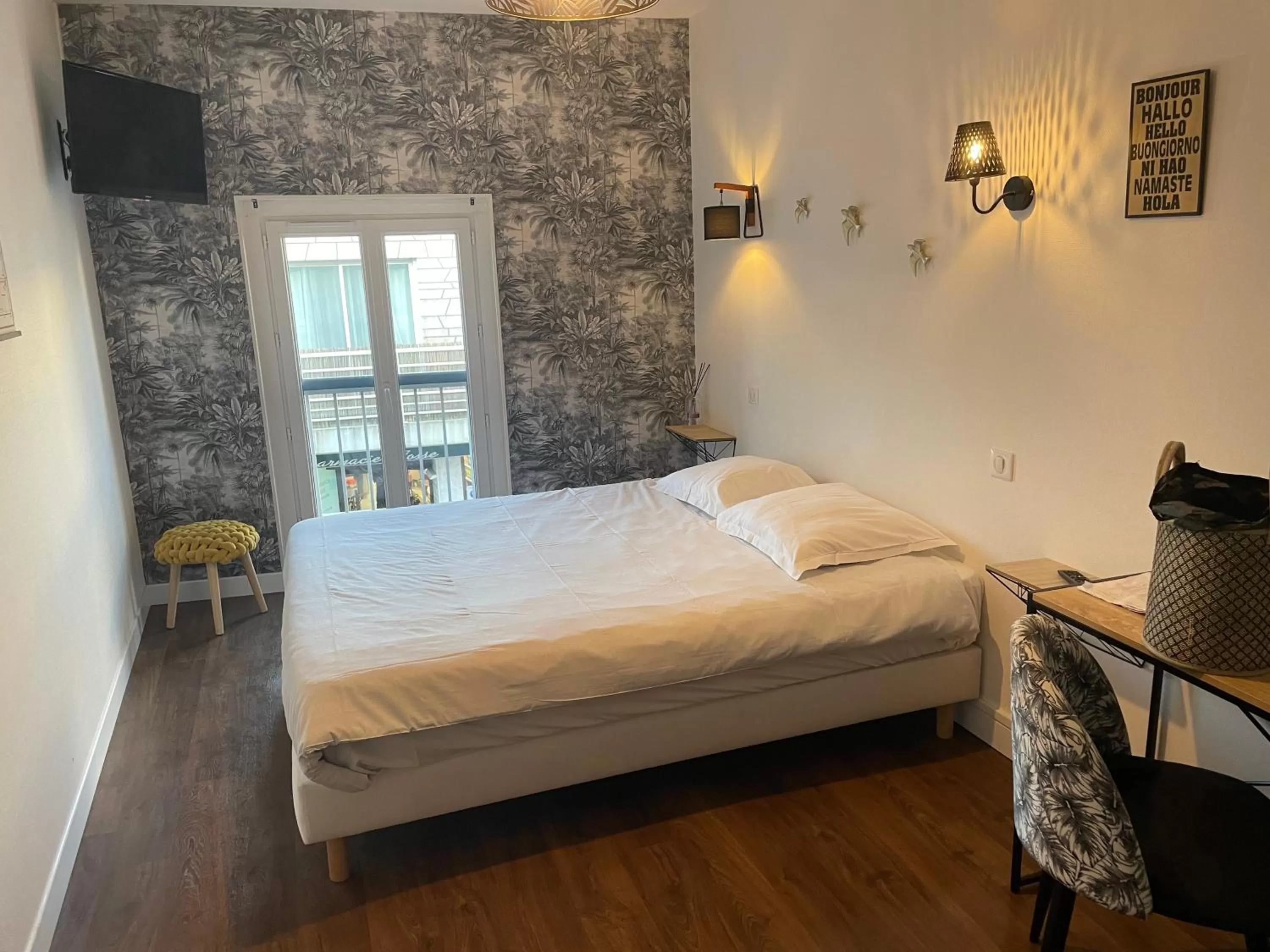 Bed in logis Paul Massy