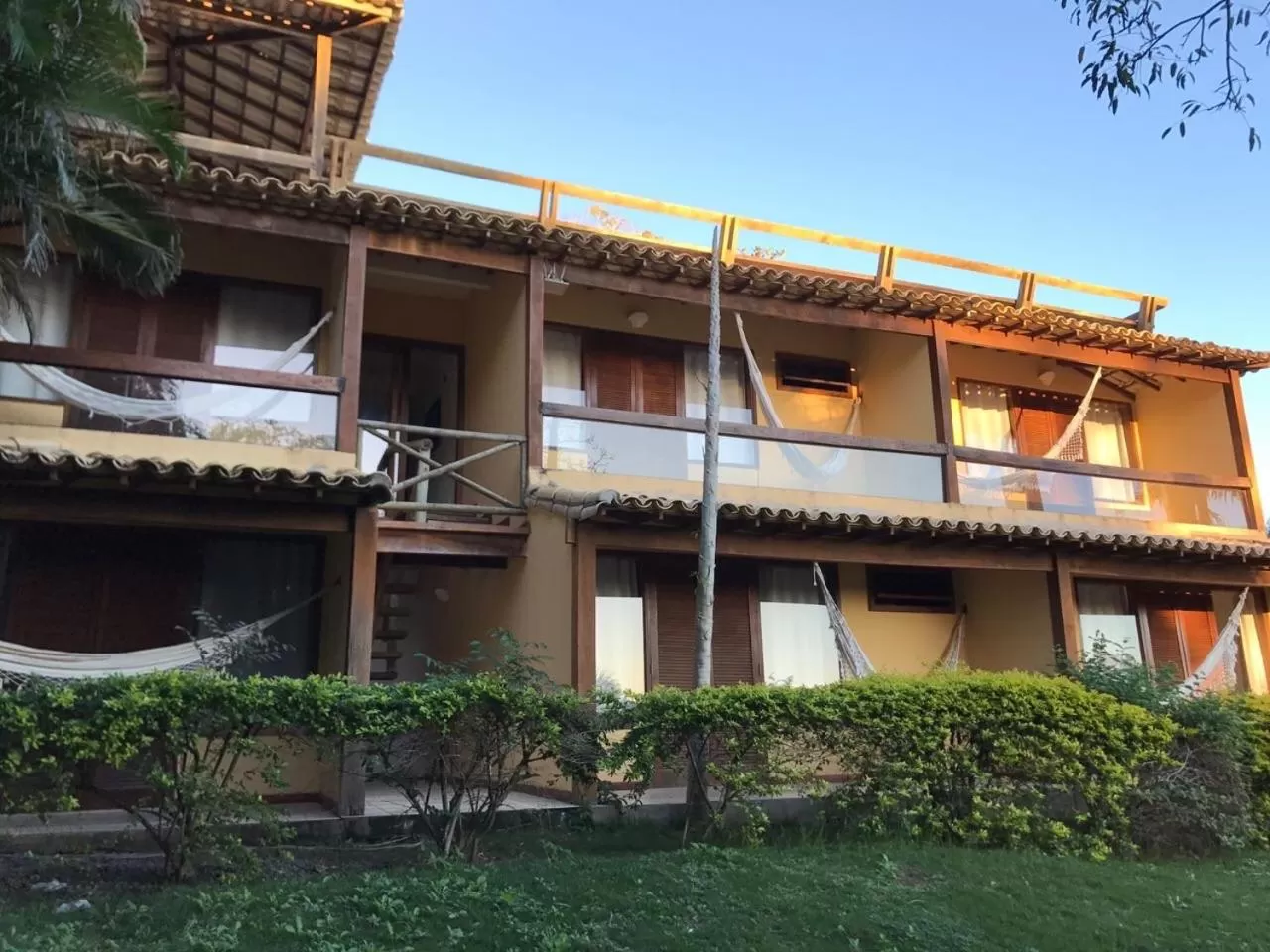 Property Building in Praia da Ferradurinha Guest House