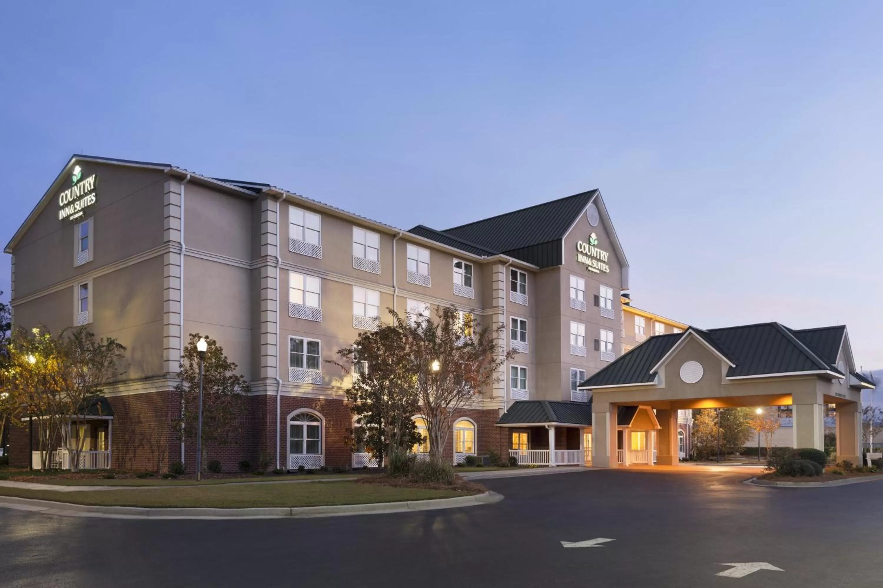 Facade/entrance, Property Building in Country Inn & Suites by Radisson, Summerville, SC