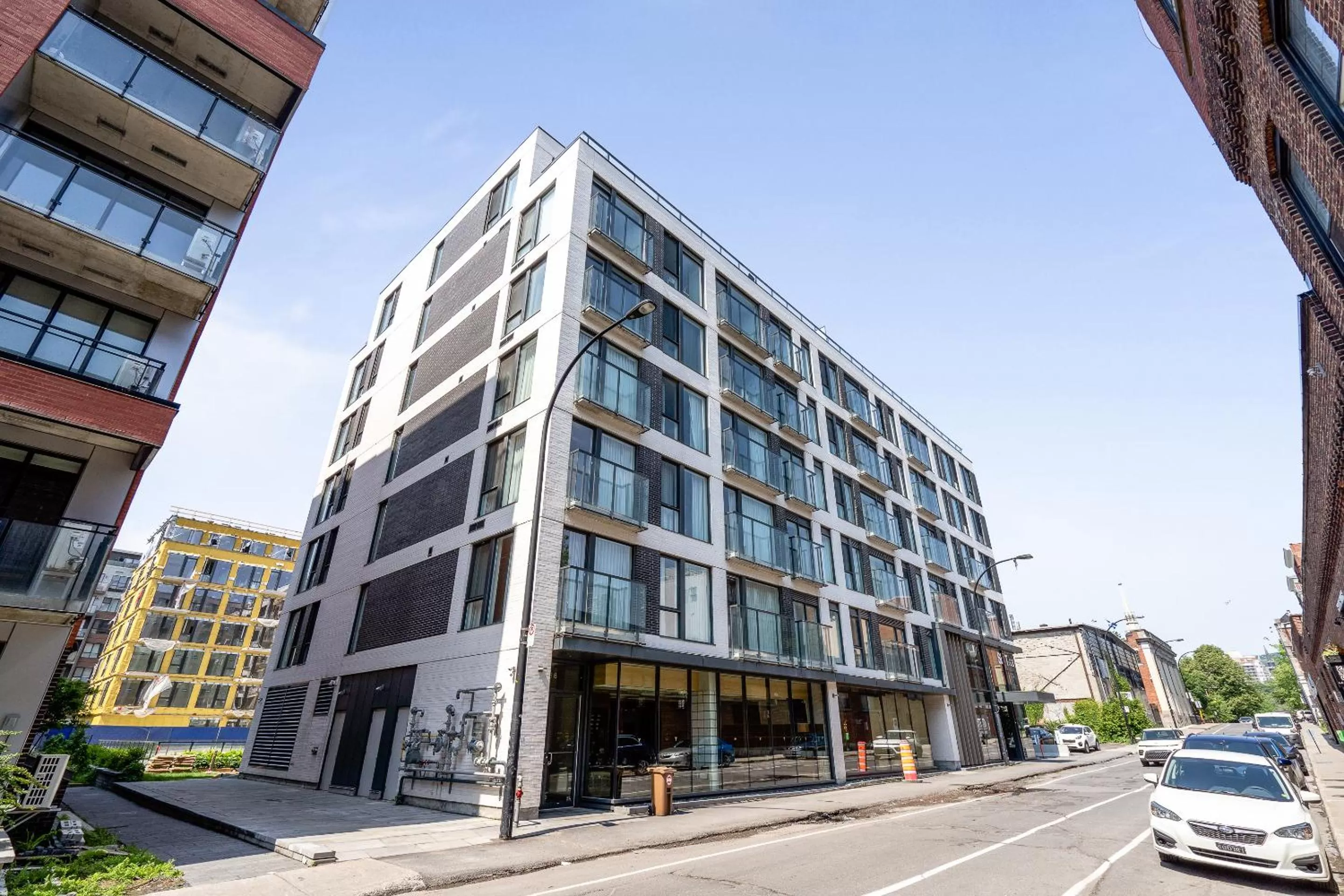 Property Building in Sonder at The Richmond